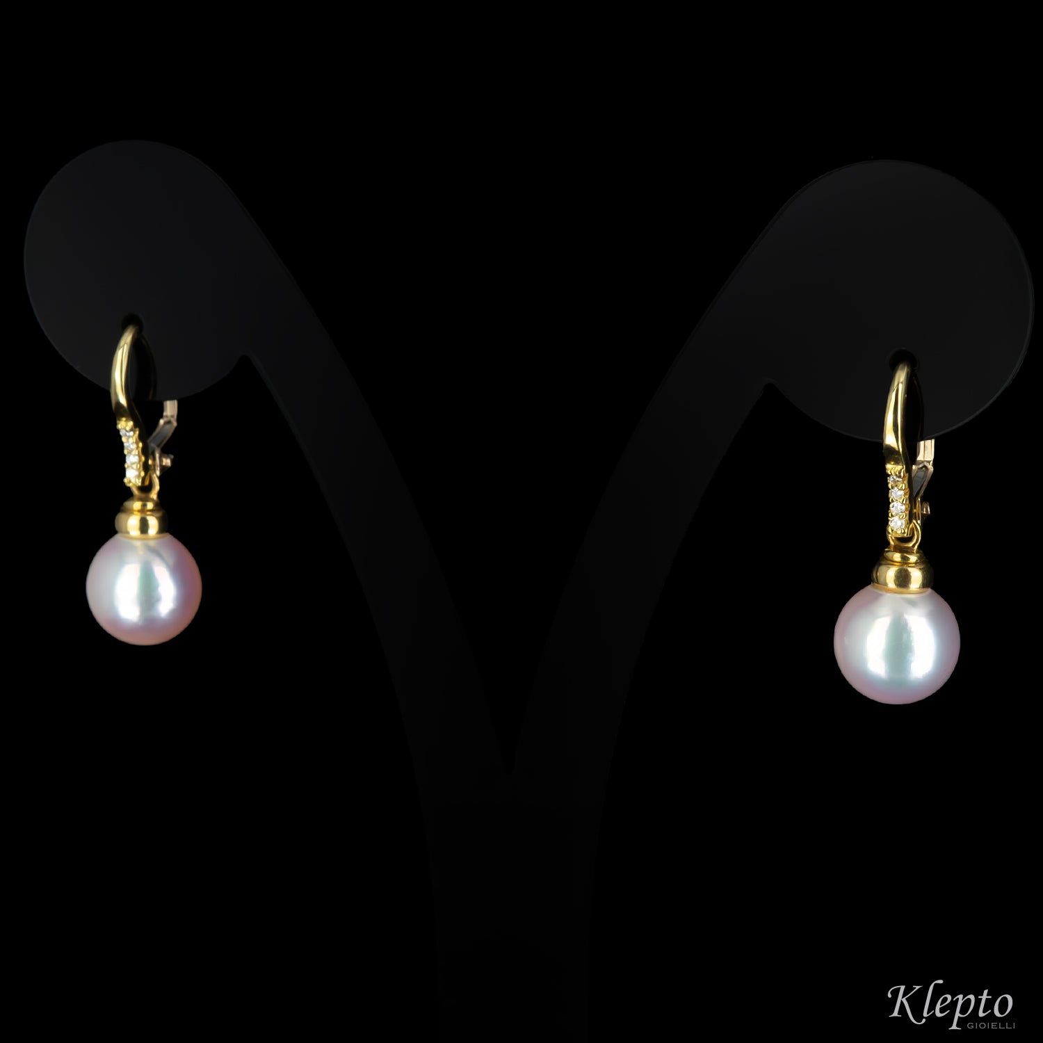 Yellow gold earrings with Japanese pearls and diamonds