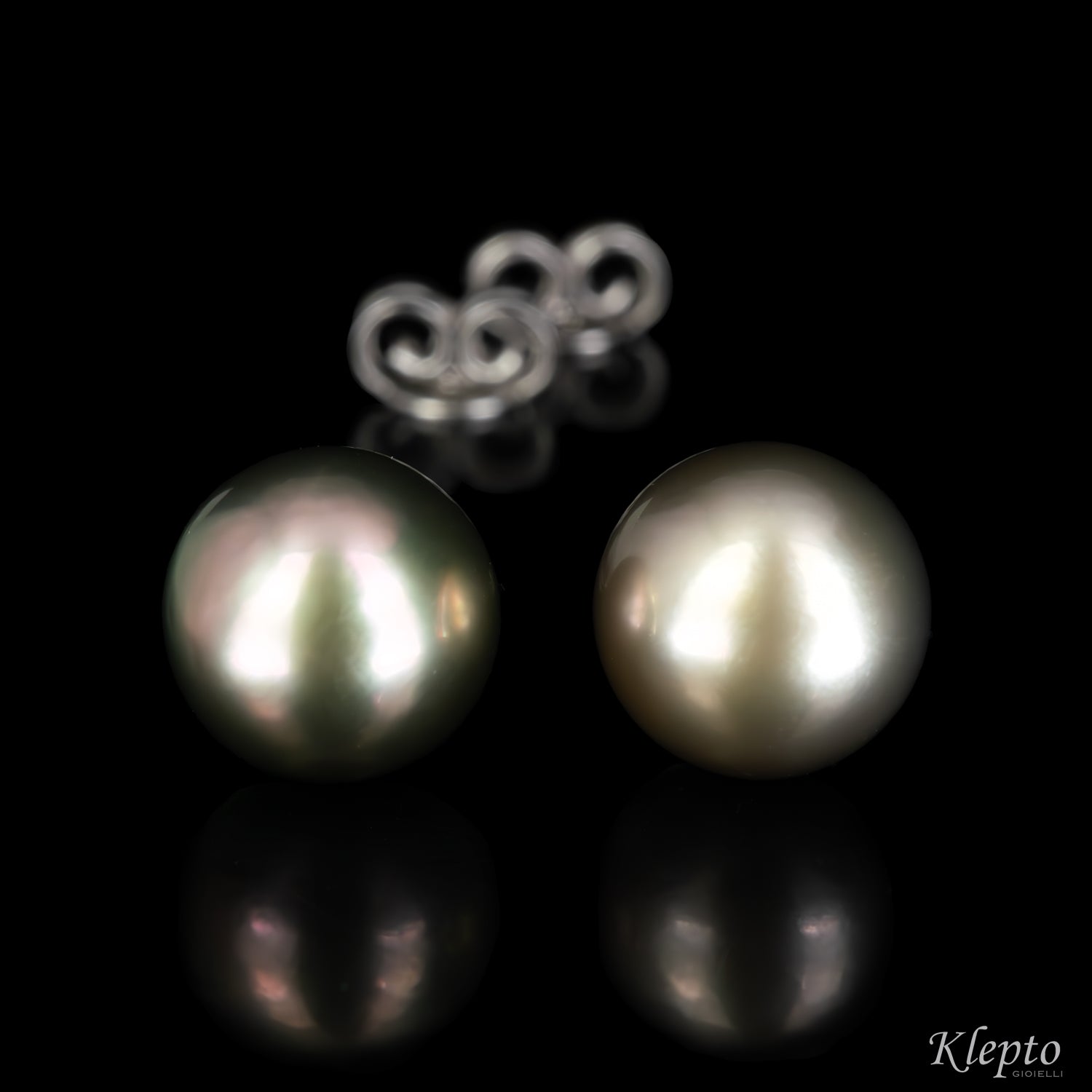 Gold earrings with Japanese and Polynesian Pearls