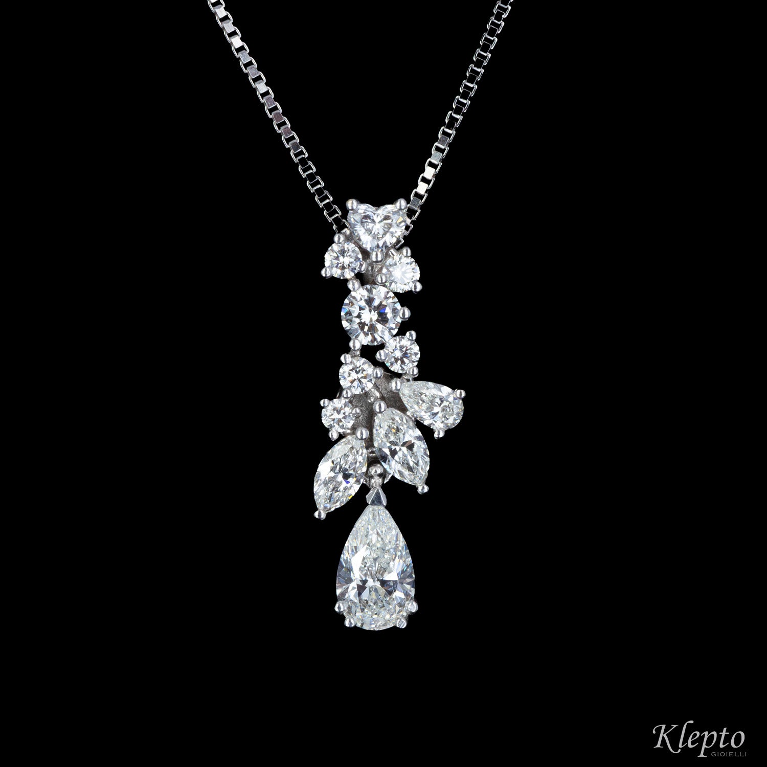 White gold pendant with diamonds