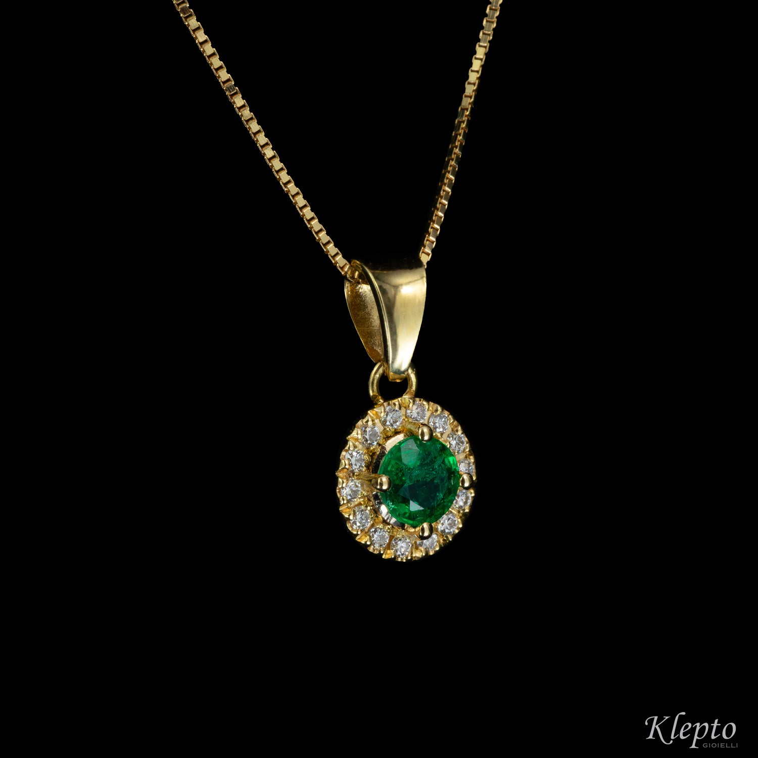 Yellow gold pendant with Emerald and Diamonds