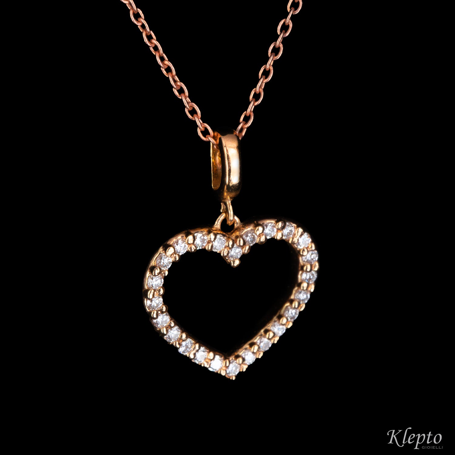 Rose gold pendant with Diamonds
