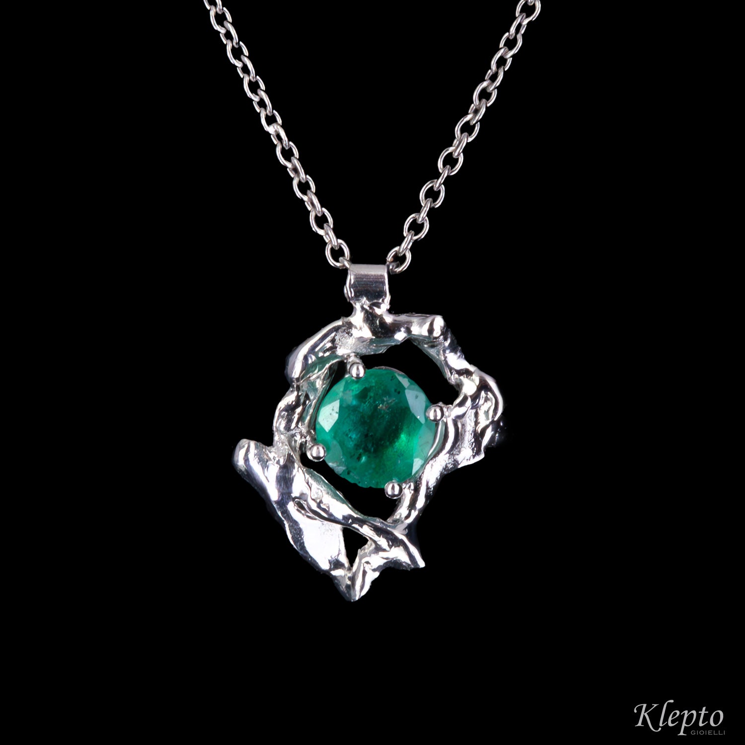 White gold pendant Pepita with Emerald
