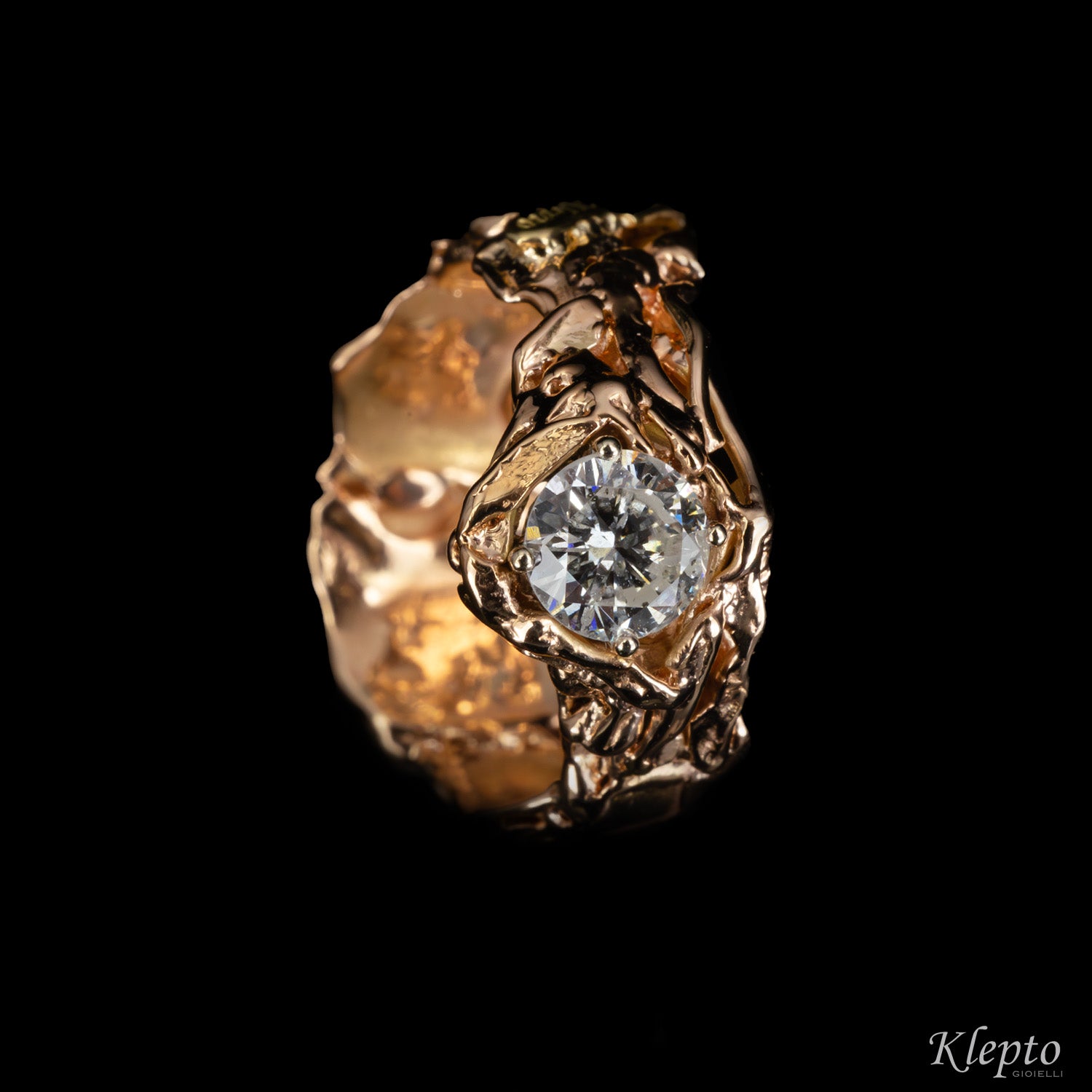 Solitaire in flame-fused rose gold with diamond