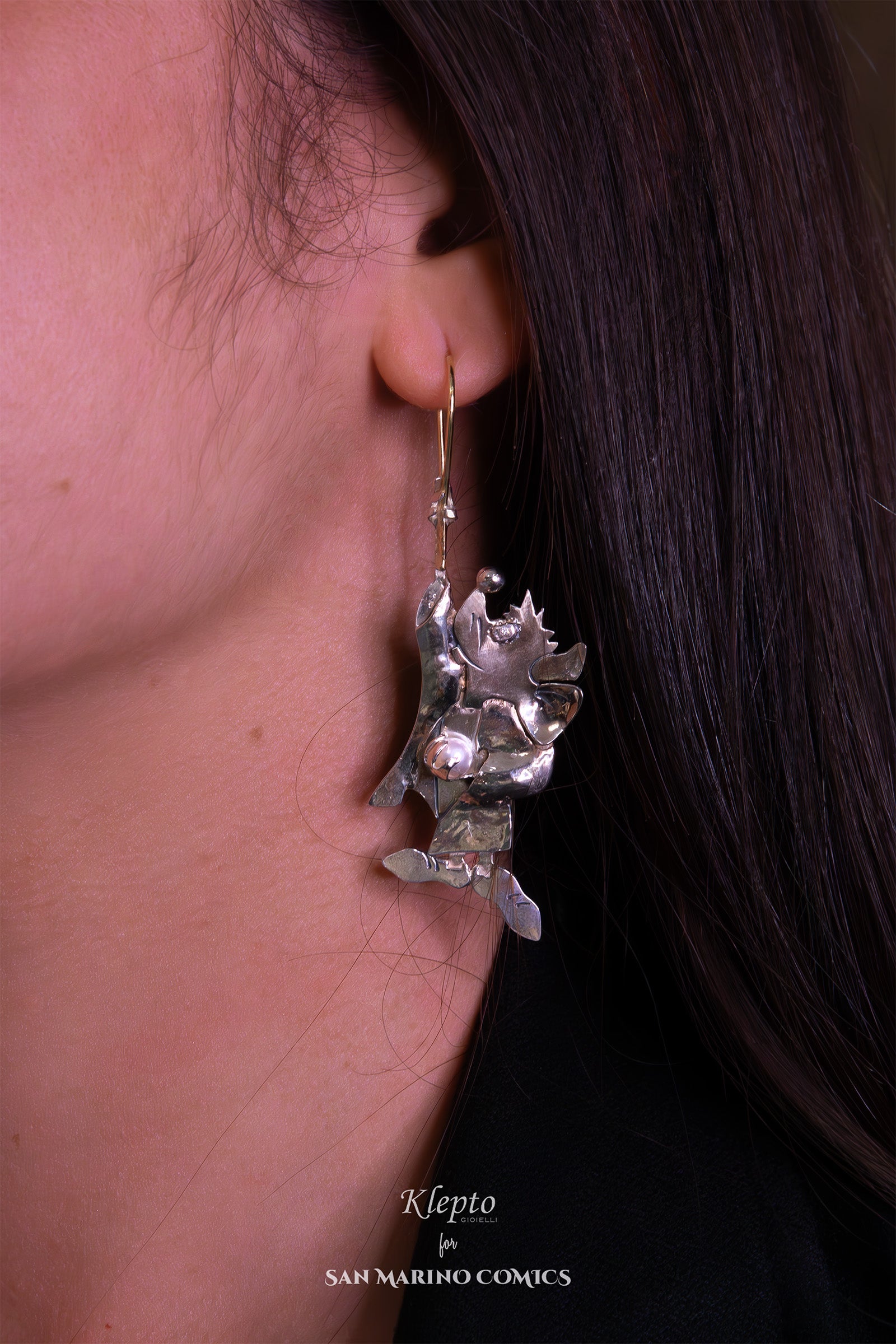 Silnova Silver Earrings "Gas e Giac" with Diamonds, Lake Pearls and Yellow Gold Details