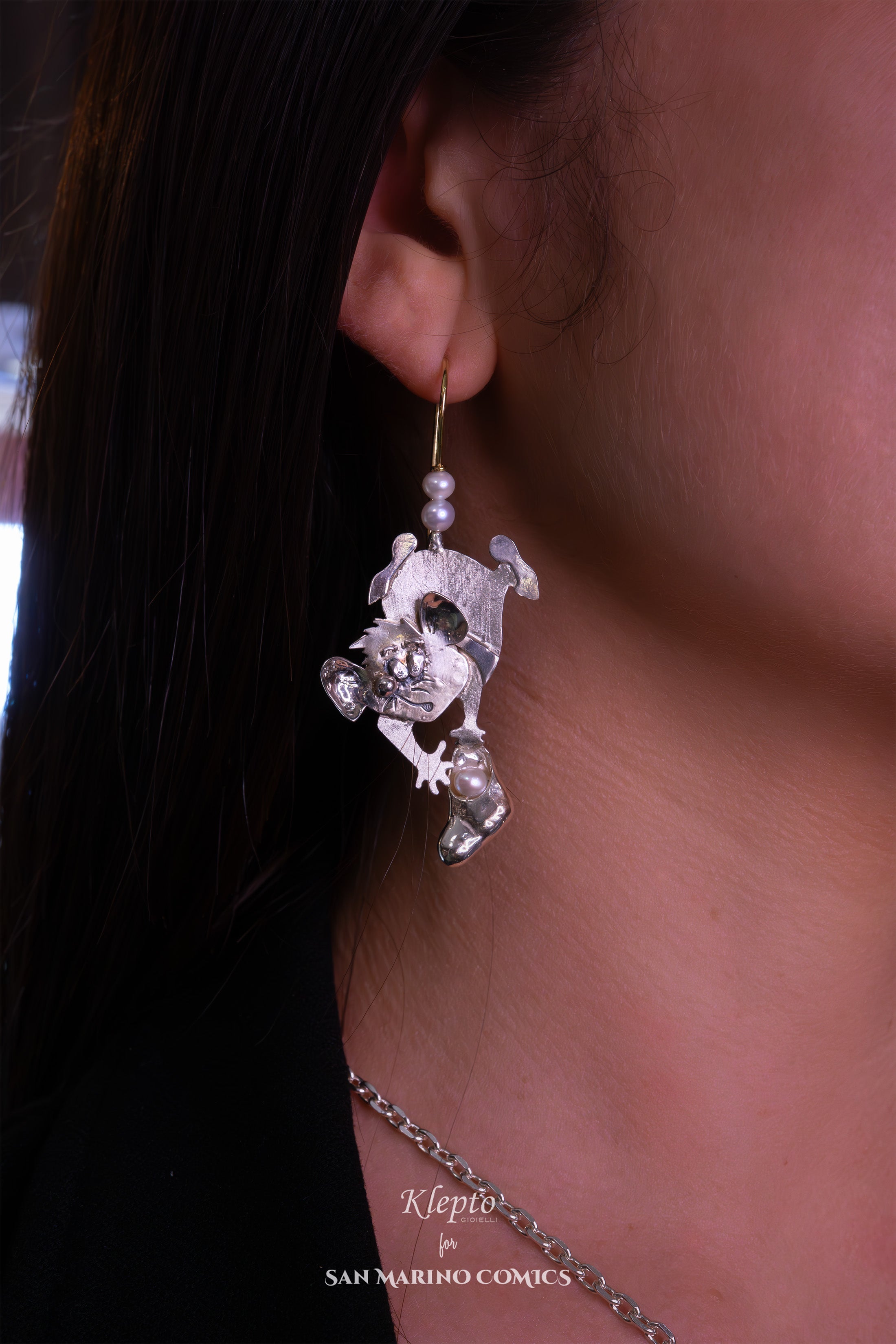 Silnova Silver Earrings "Gas e Giac" with Diamonds, Lake Pearls and Yellow Gold Details