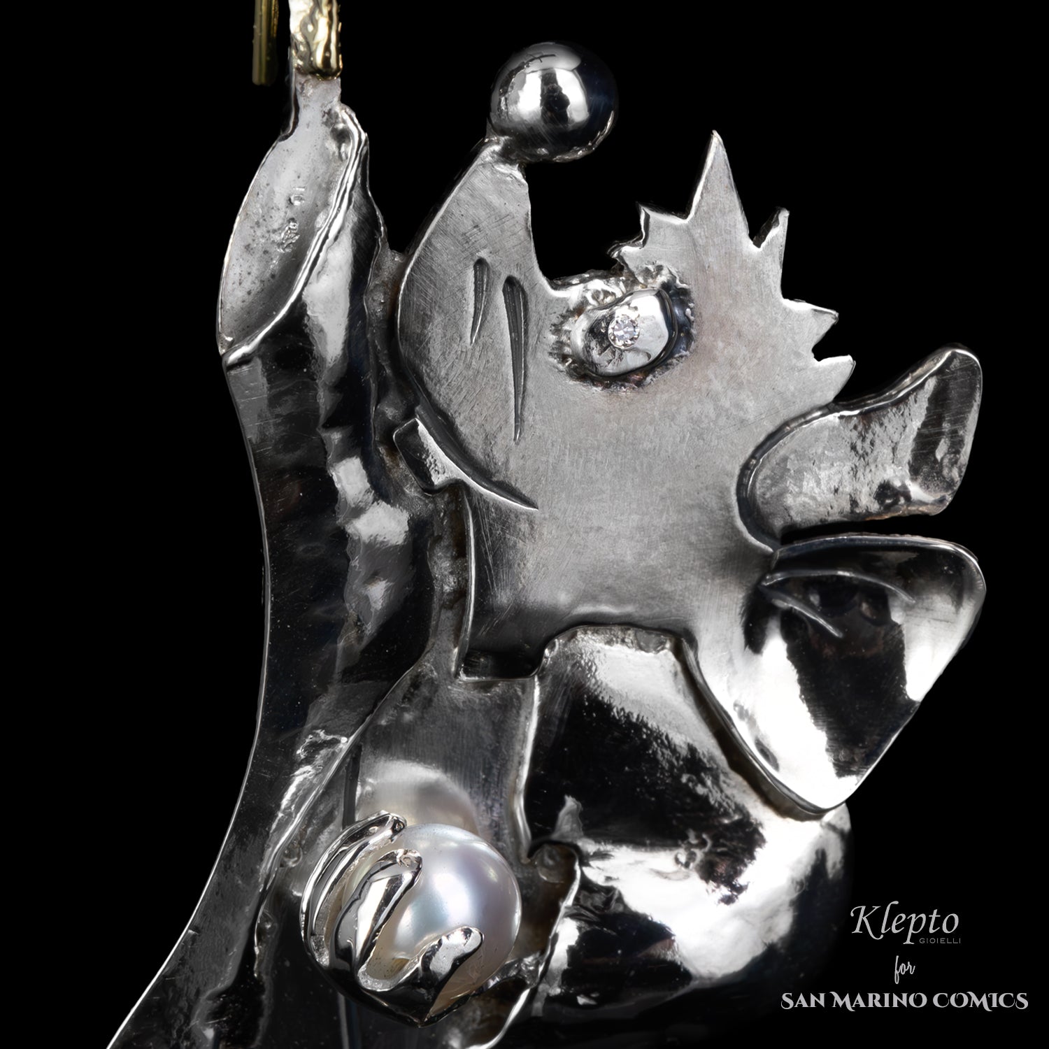 Silnova Silver Earrings "Gas e Giac" with Diamonds, Lake Pearls and Yellow Gold Details
