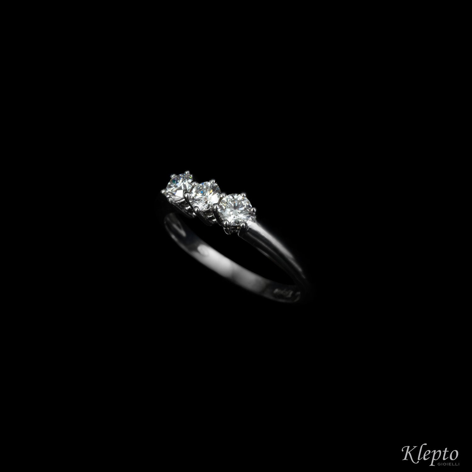 Anello classico by Klepto Trilogy in oro bianco e Diamanti
