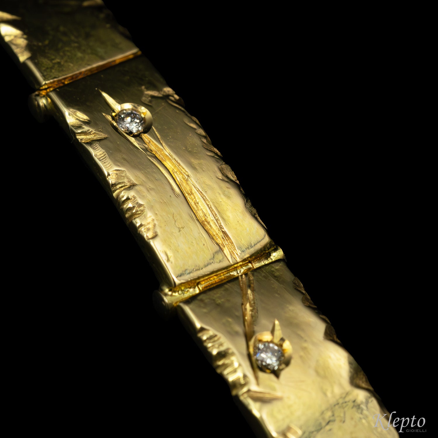 Yellow gold bracelet with diamonds