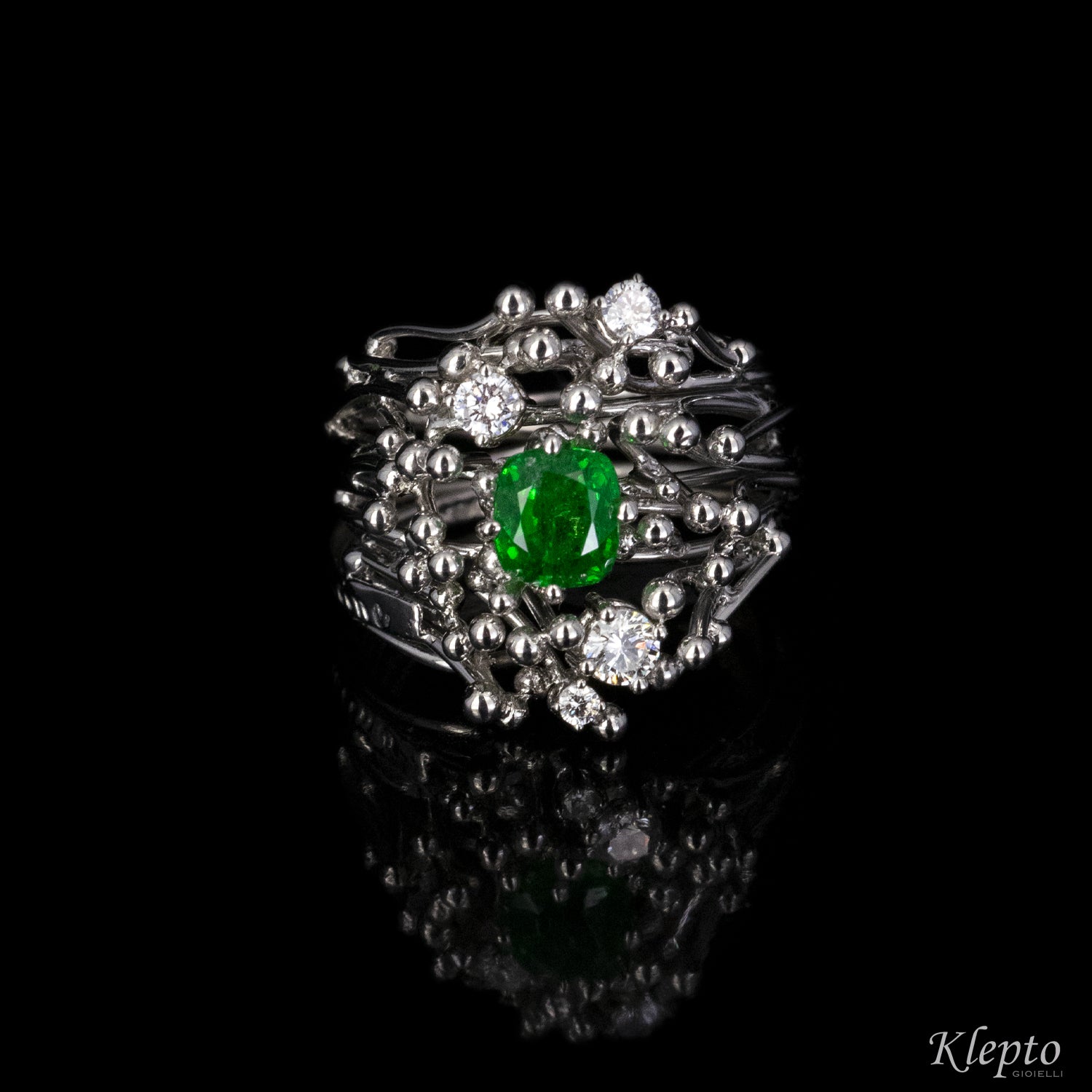 White gold ring with Tzavorite and "Bollicine" Diamonds
