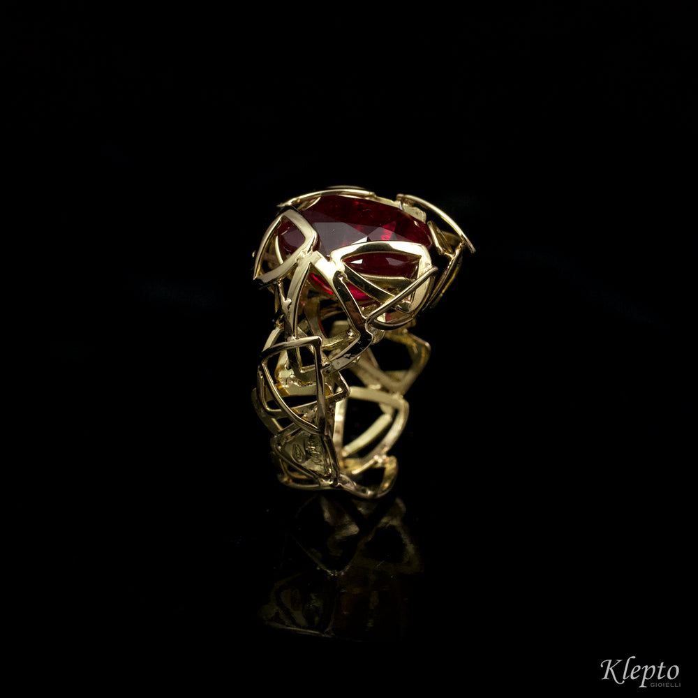 Yellow gold ring with Rubellite