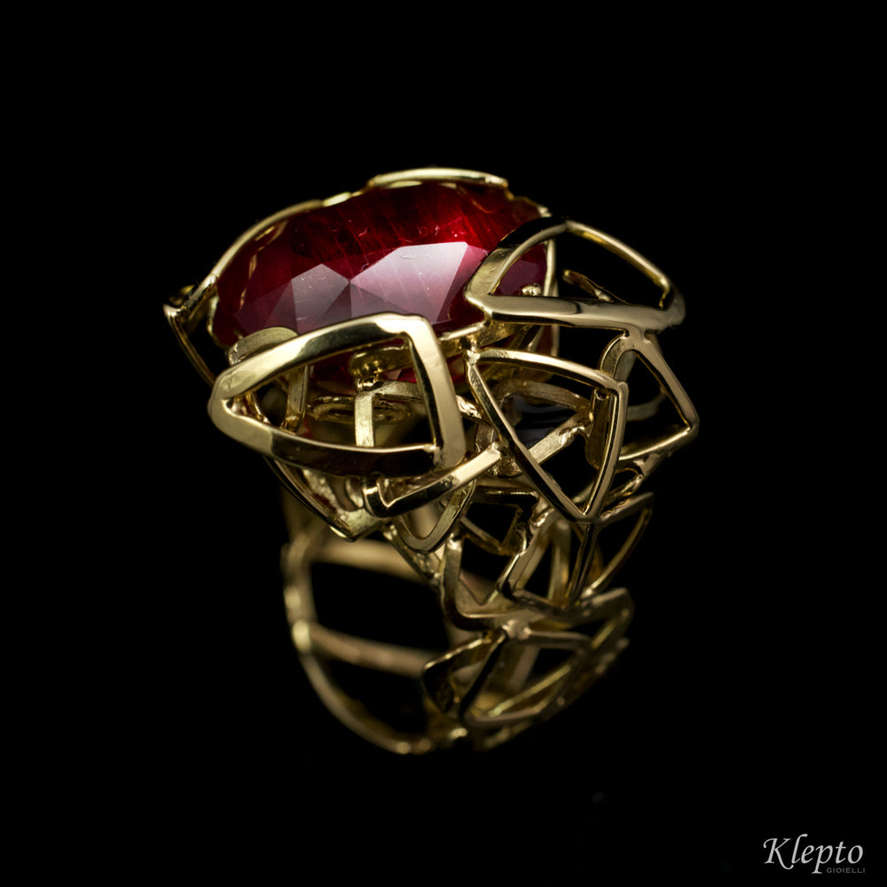 Yellow gold ring with Rubellite