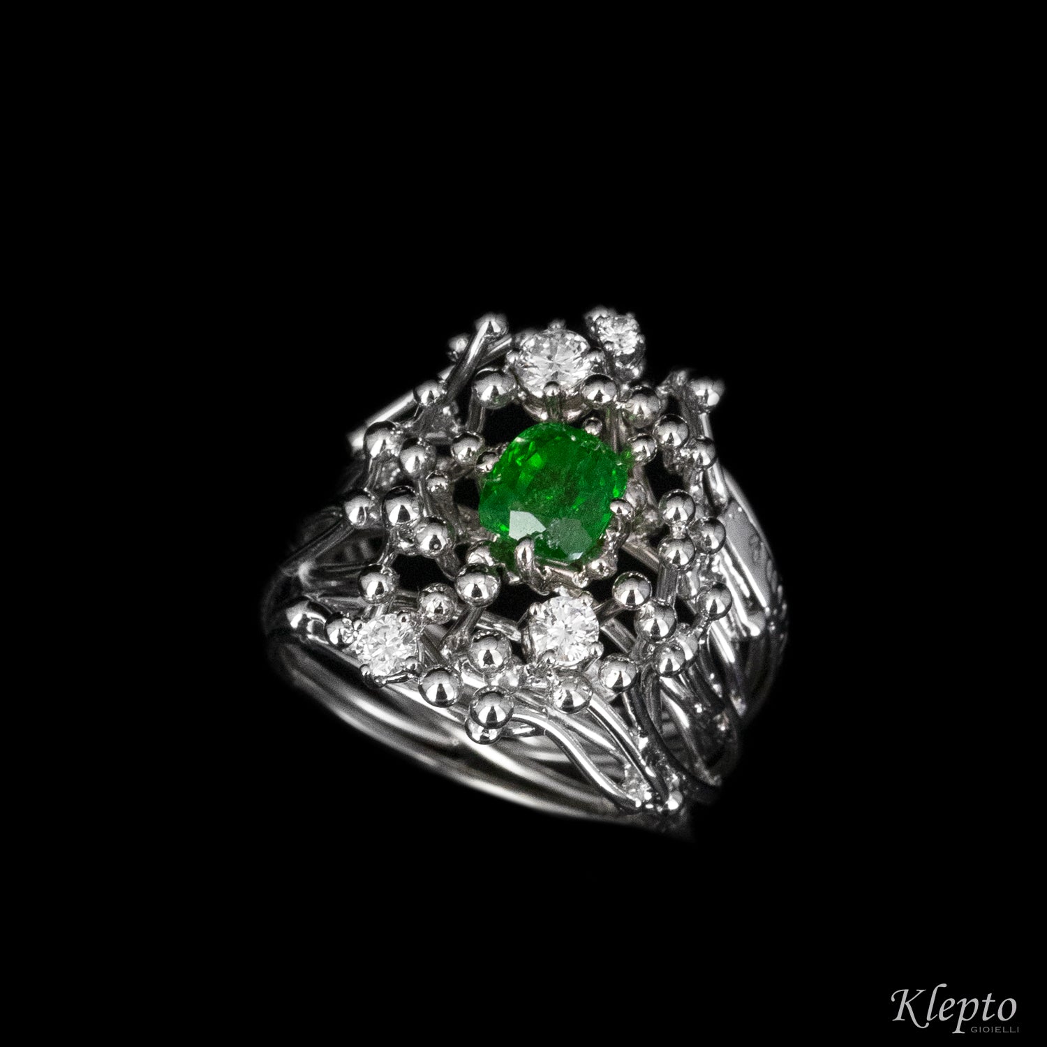 White gold ring with Tzavorite and "Bollicine" Diamonds