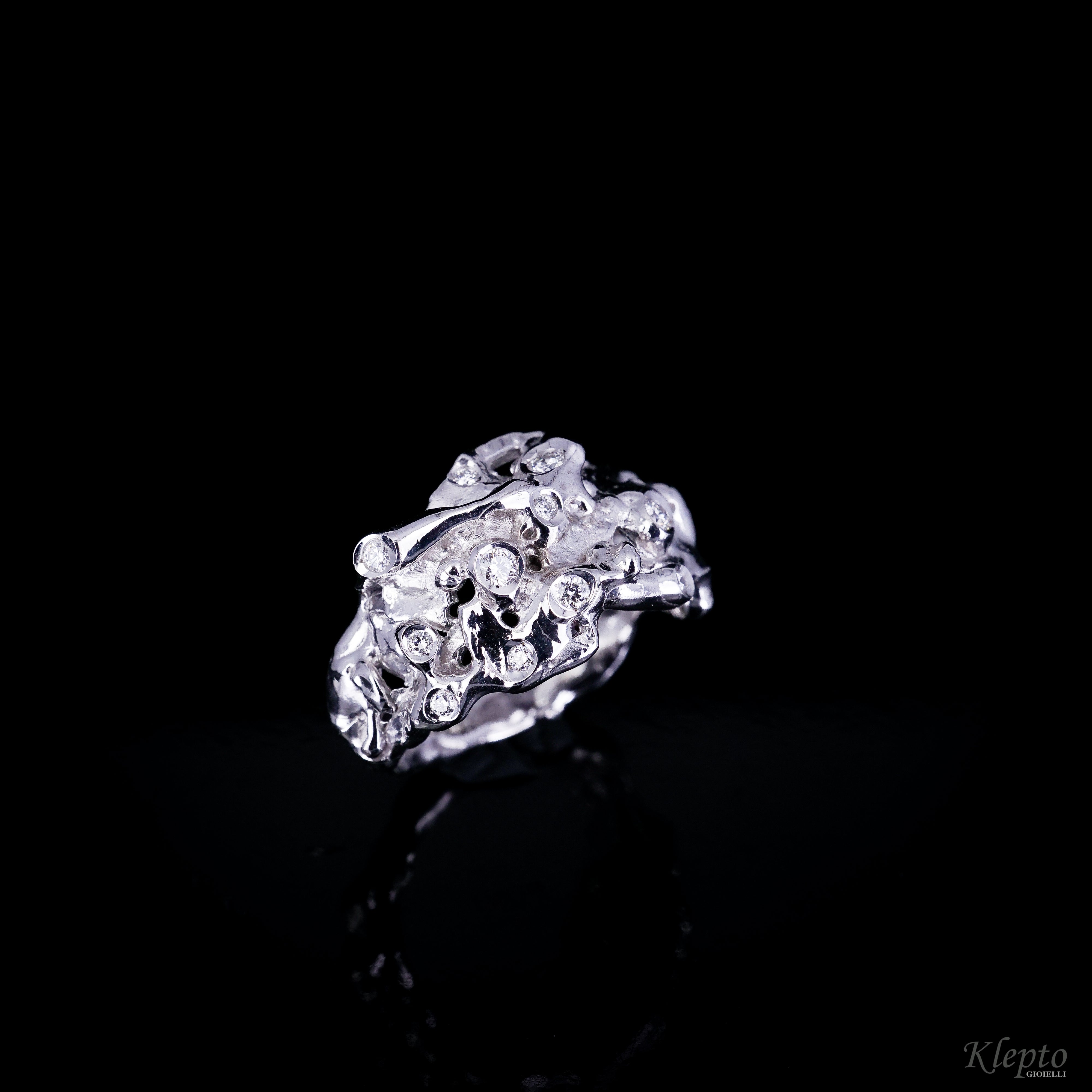 Vulcano white gold ring