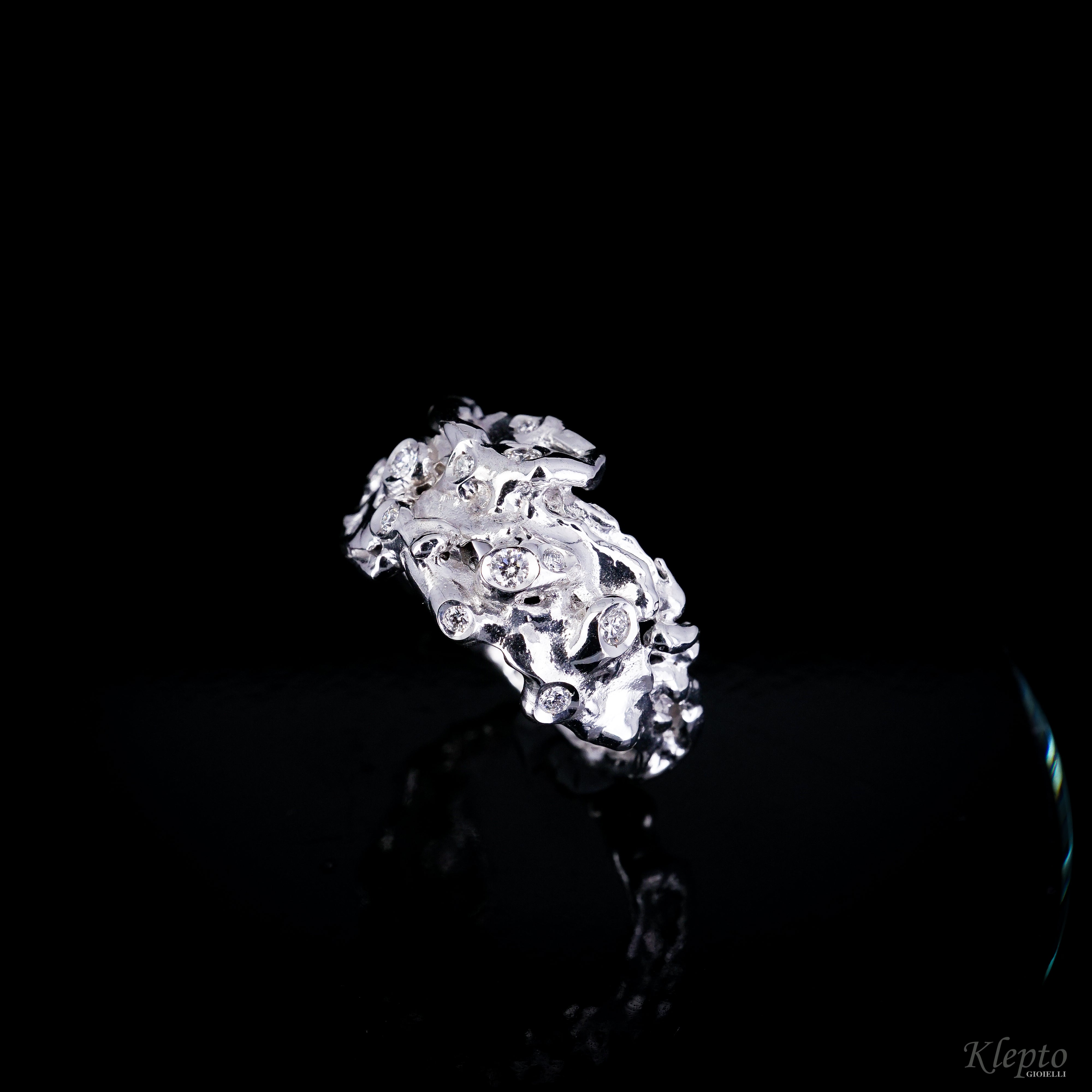 Vulcano white gold ring