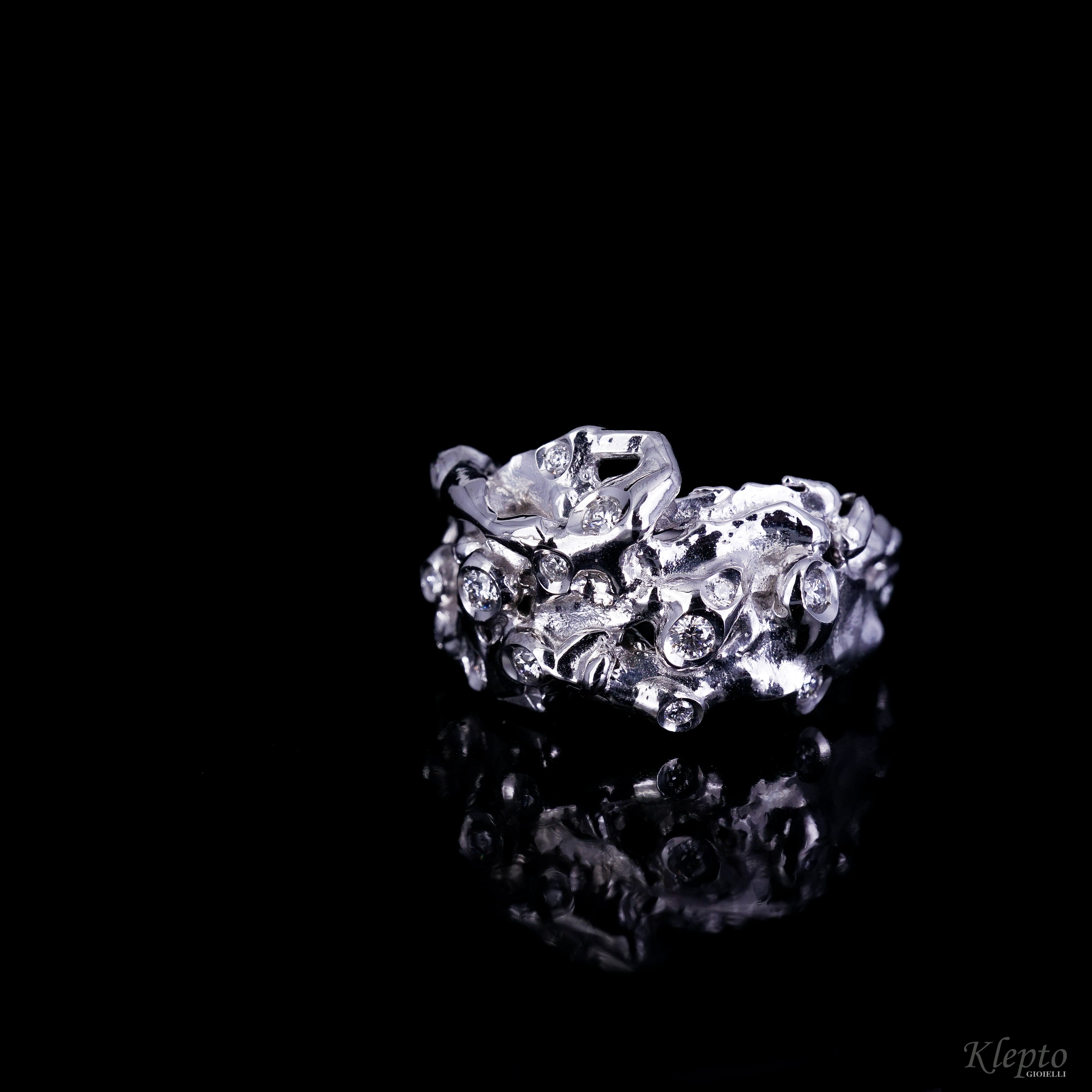 Vulcano white gold ring