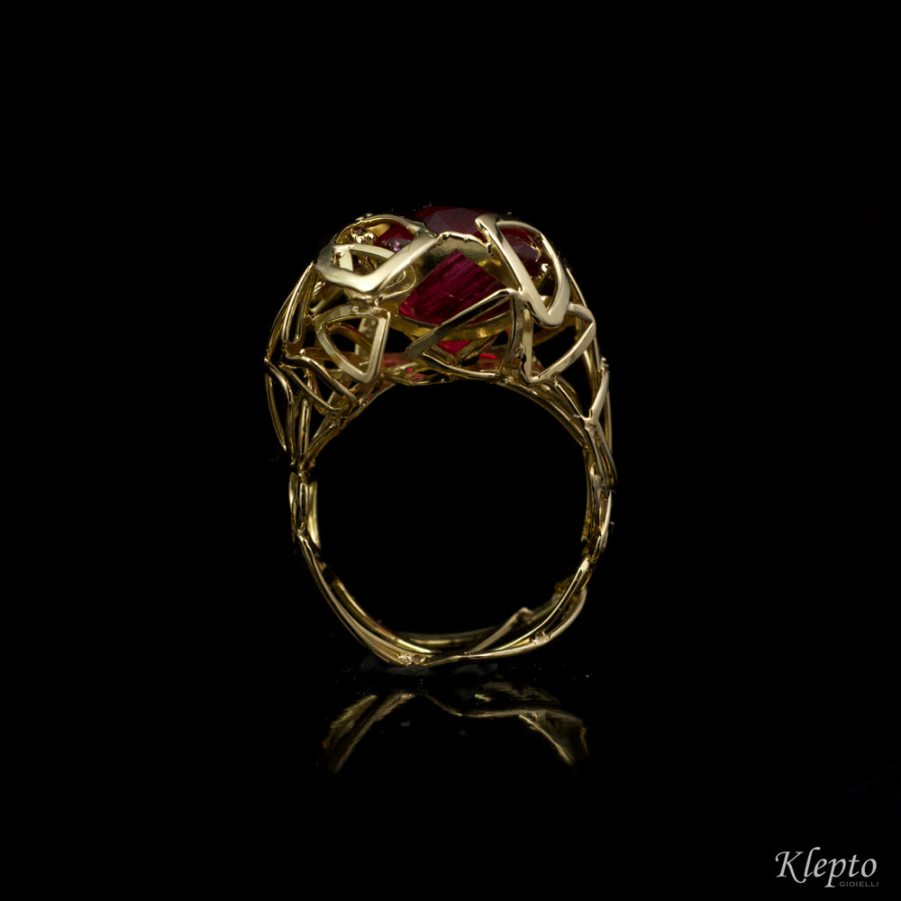 Yellow gold ring with Rubellite