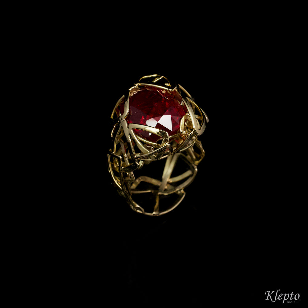 Yellow gold ring with Rubellite