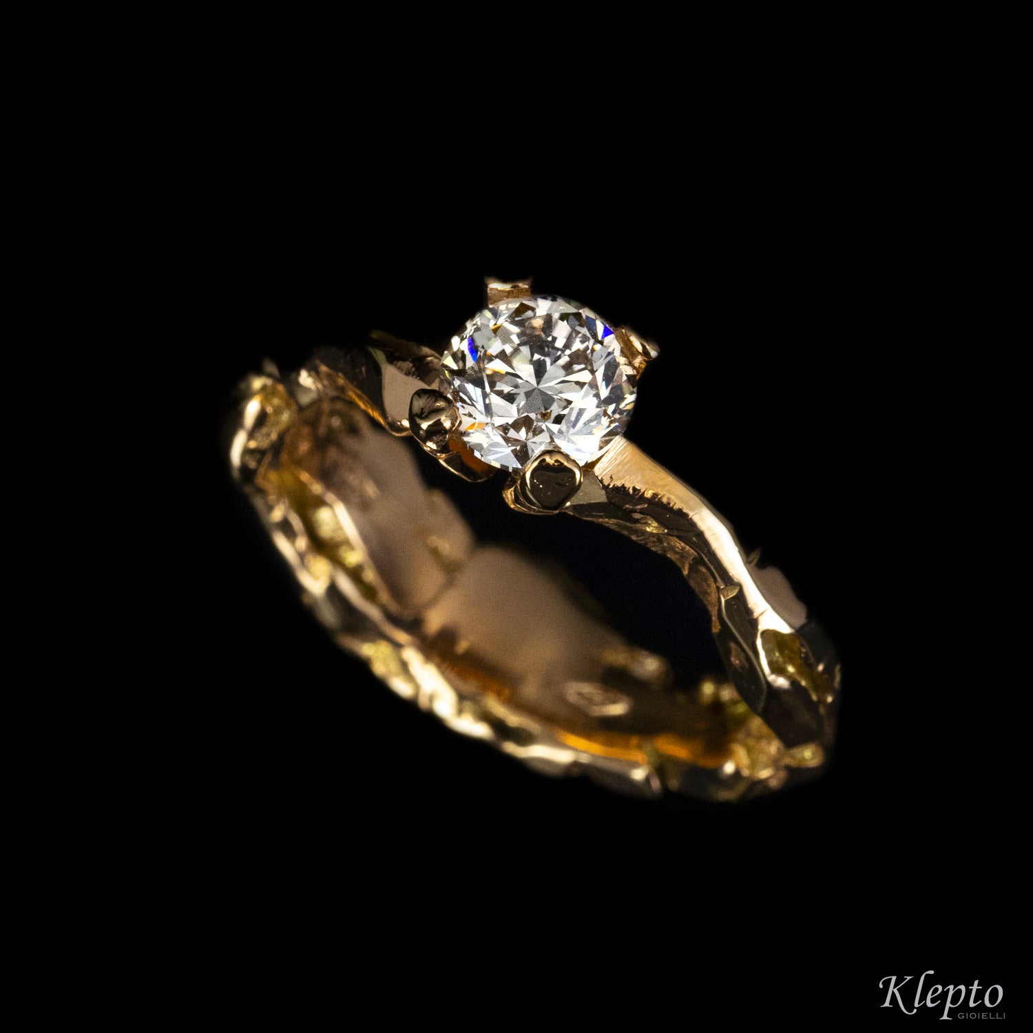 Iceberg solitaire in rose gold