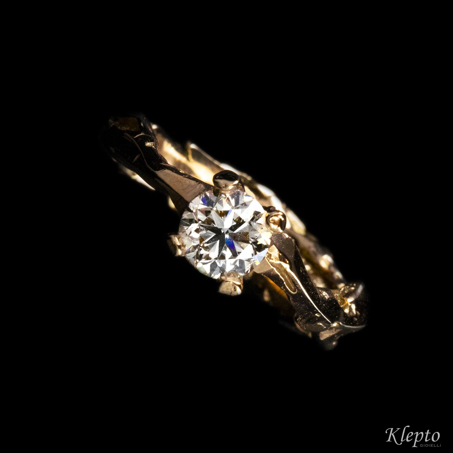 Iceberg solitaire in rose gold