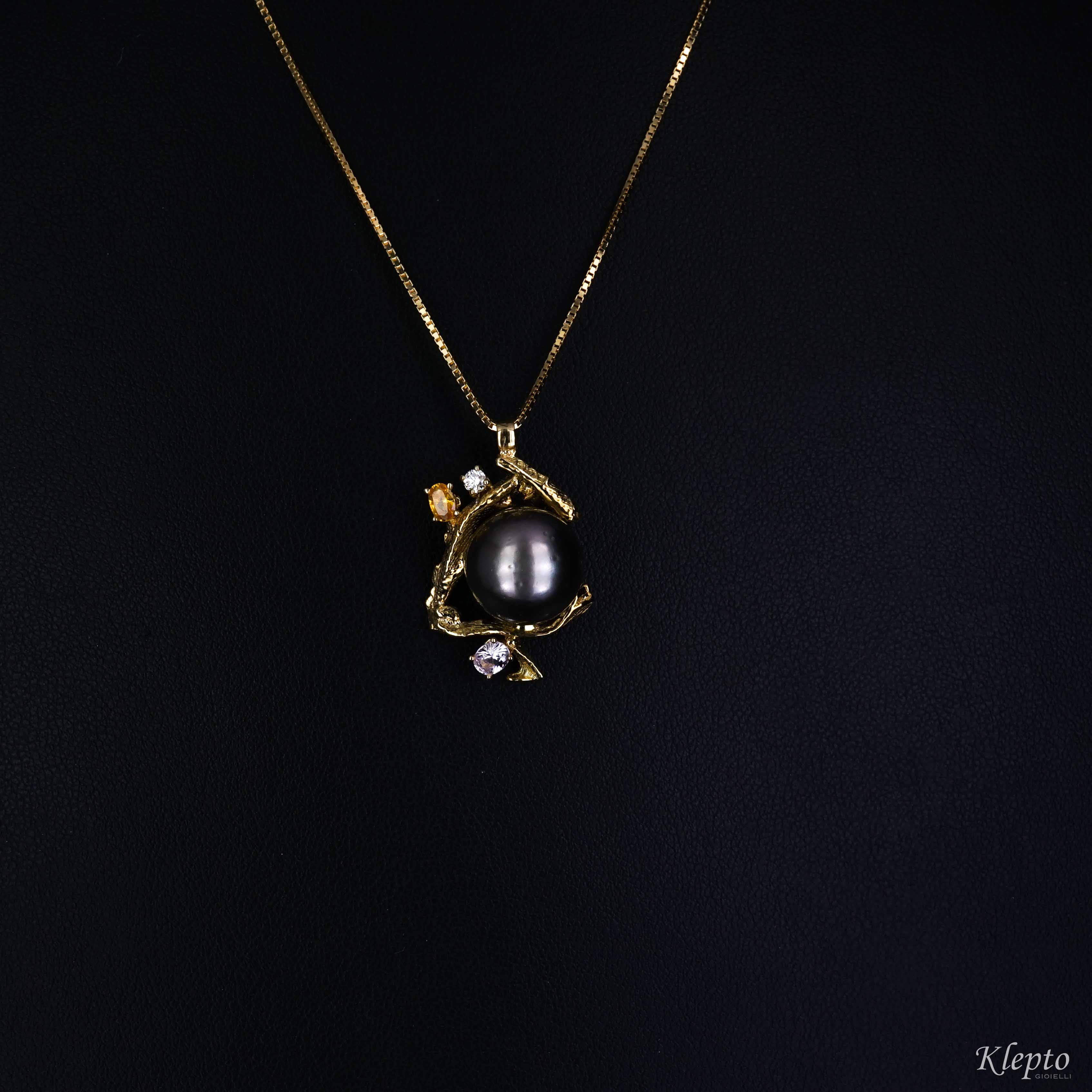 Yellow gold cuttlefish bone pendant