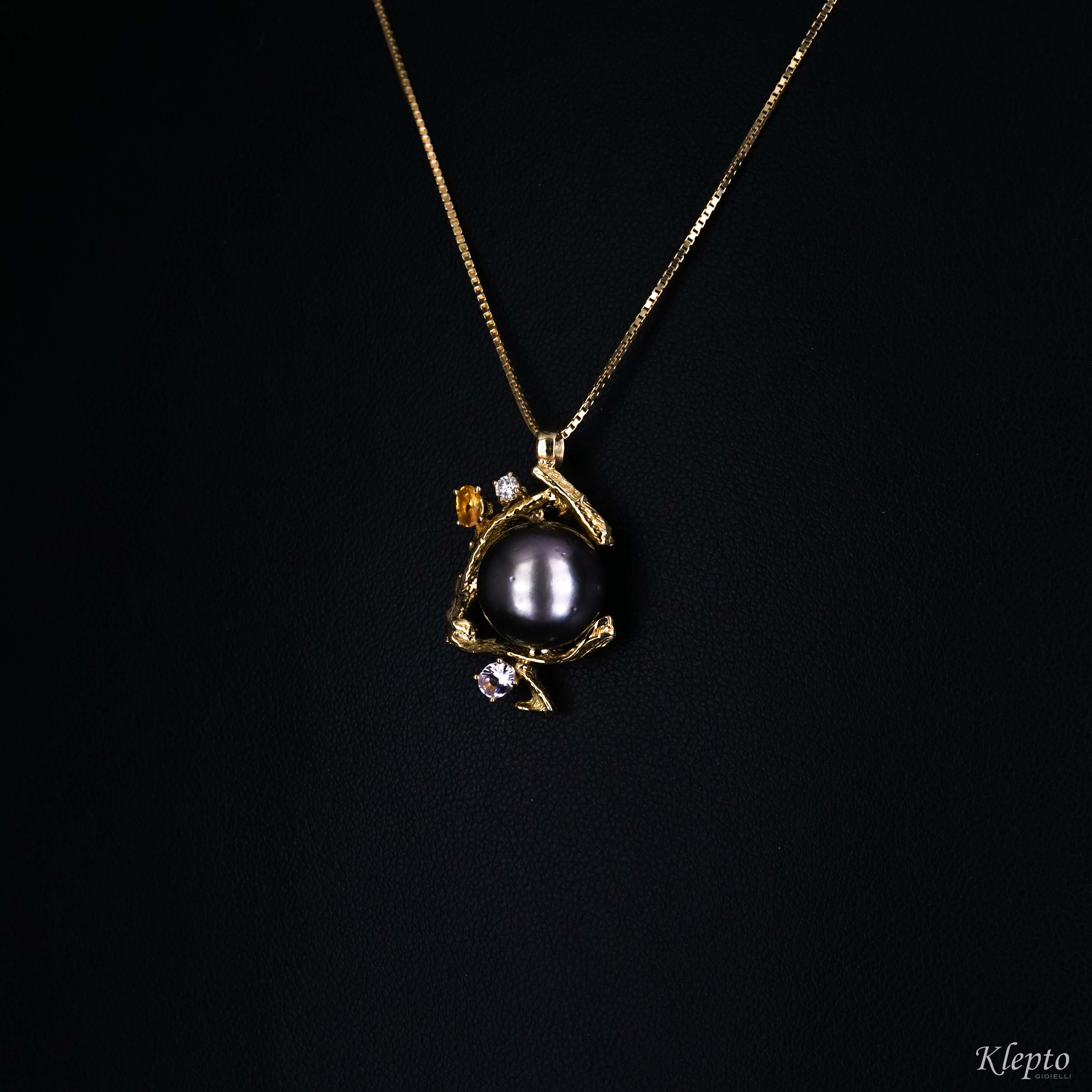 Yellow gold cuttlefish bone pendant