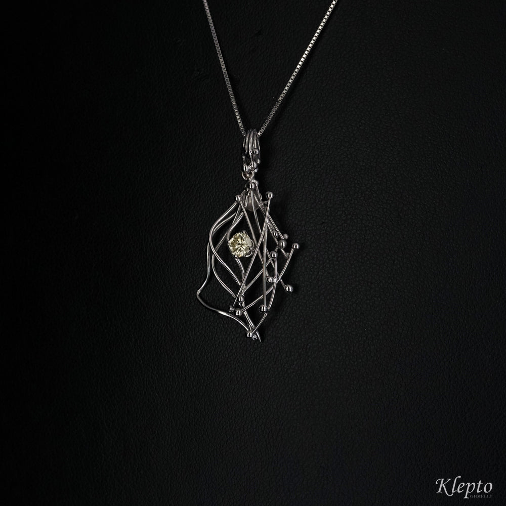 White gold pendant with Fancy Diamond