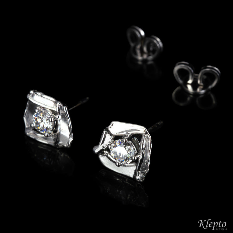 White Gold Pepita Earrings with Diamonds