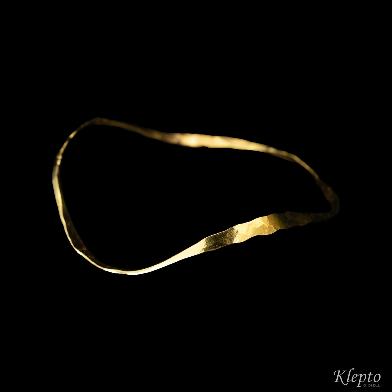 Rigid yellow gold bracelet