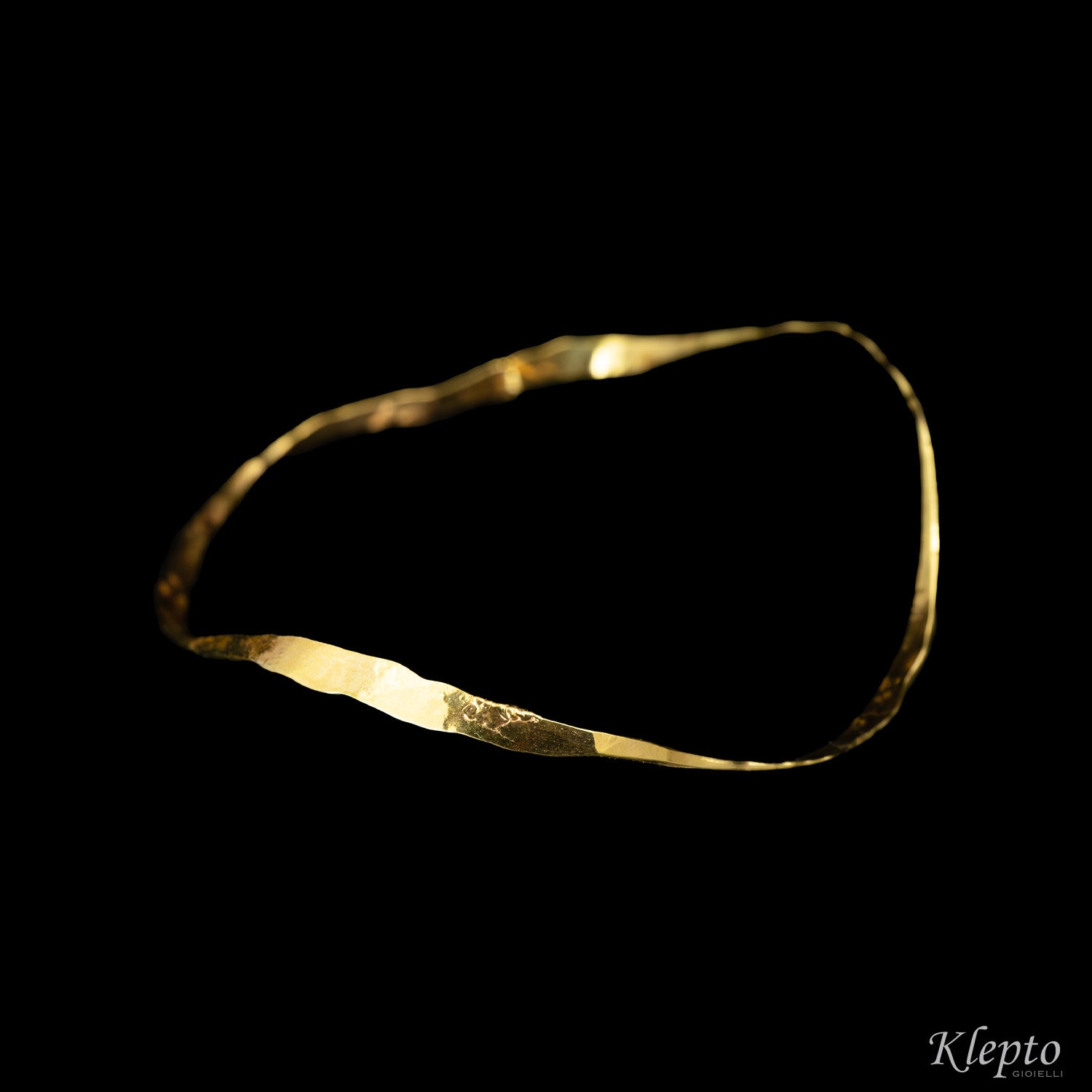 Rigid yellow gold bracelet