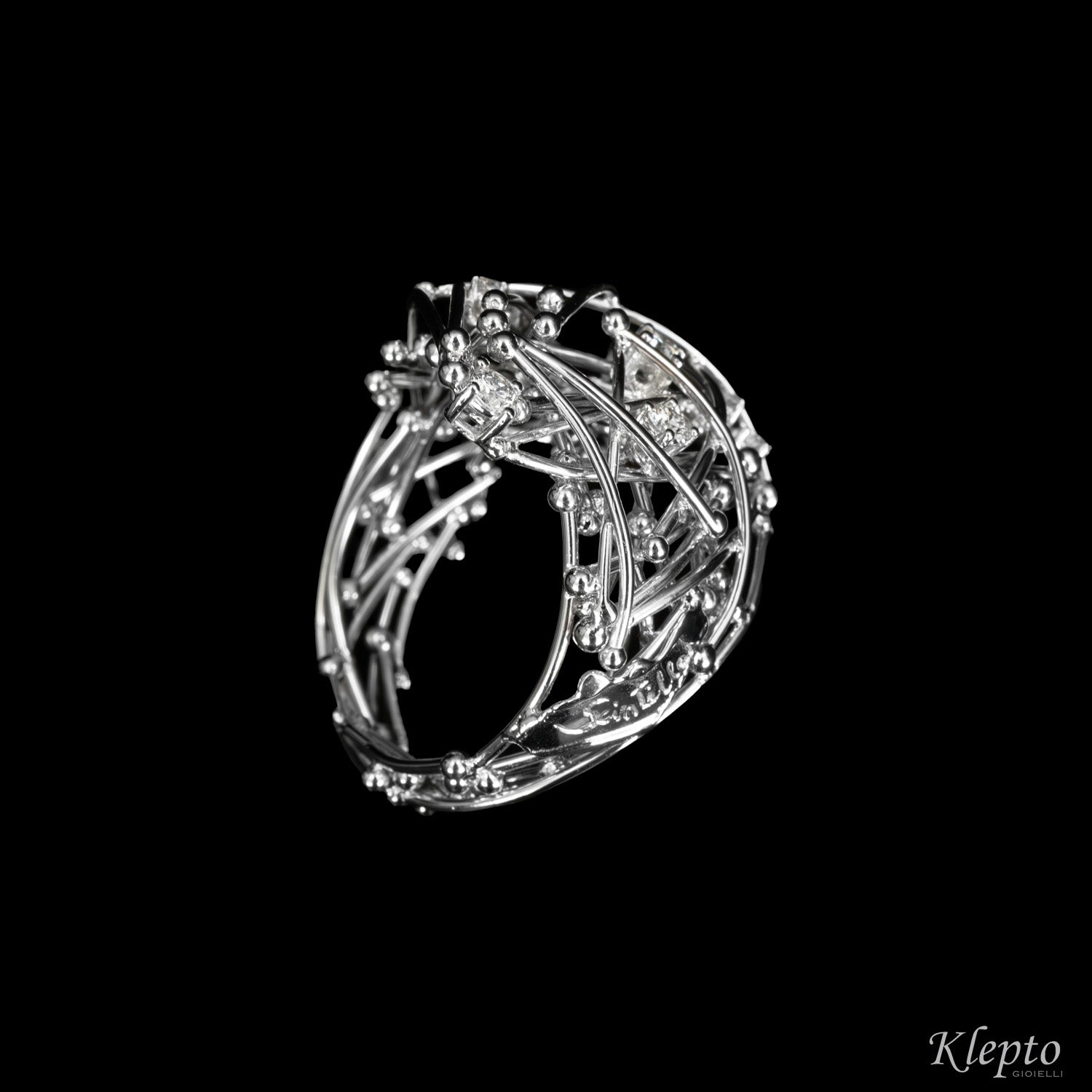 "Scintilla" white gold ring with diamonds