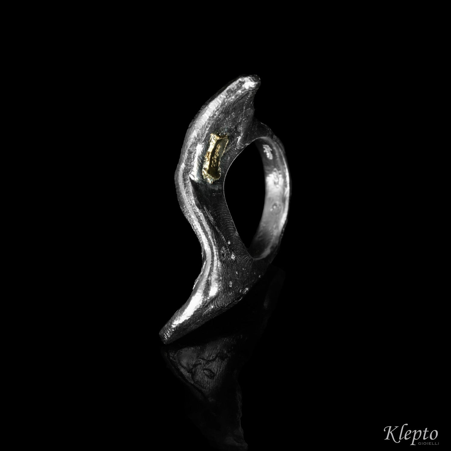 Ring in Silnova® Silver and yellow gold detail