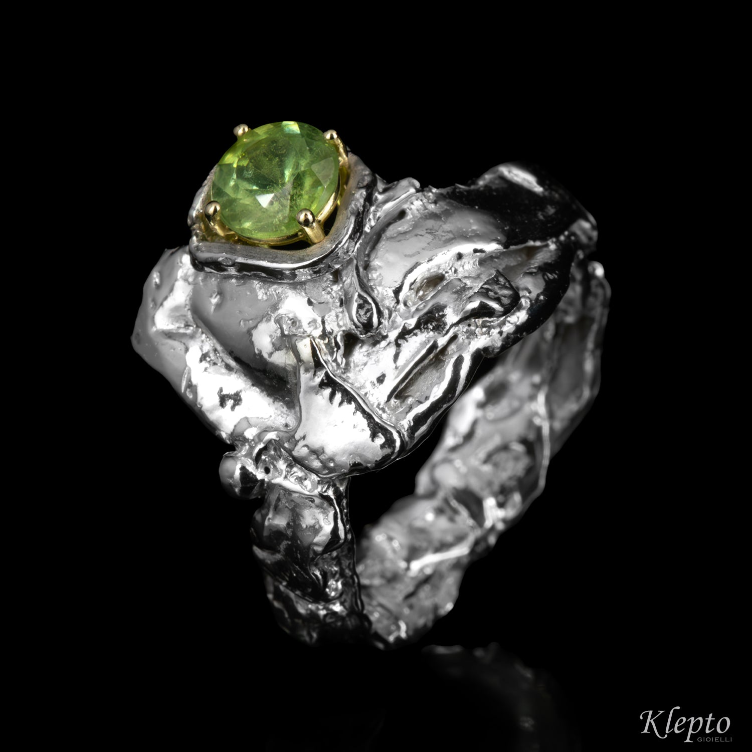 Silver ring Silnova with green tourmaline and yellow gold details