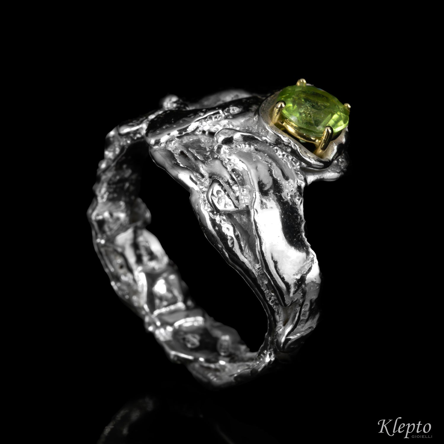 Silver ring Silnova with green tourmaline and yellow gold details