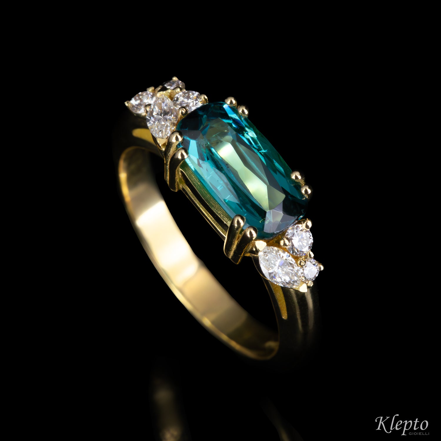 Classic ring by Klepto in yellow gold with Tourmaline and Diamonds