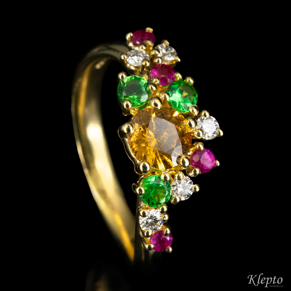 Anello classico by Klepto in oro giallo con Zaffiro giallo, Rubini, Tzavoriti e Diamanti