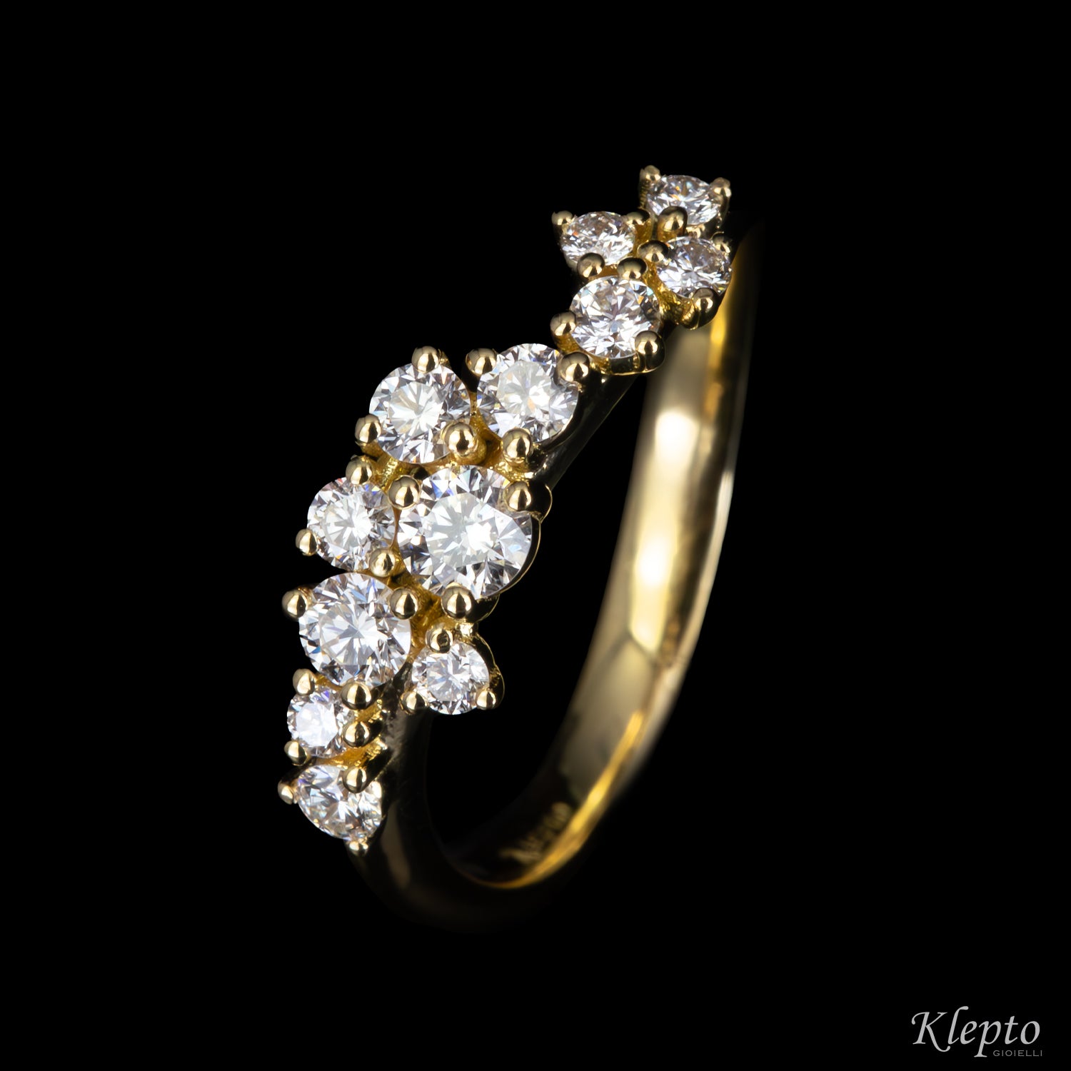 Classic ring by Klepto in gold with Diamonds