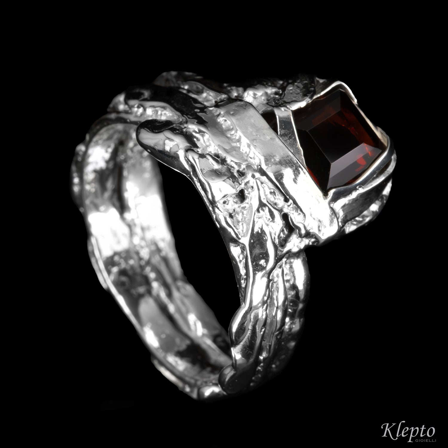 Silnova® Silver Ring with Garnet