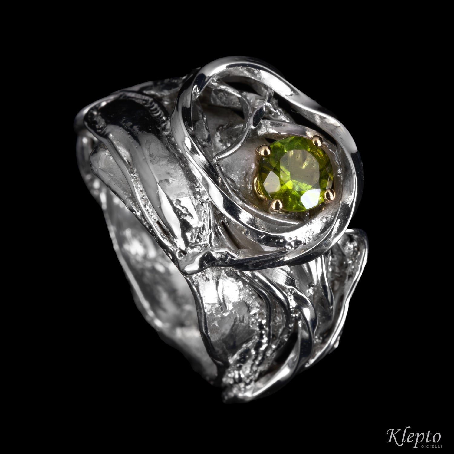Silver ring Silnova® with green tourmaline and yellow gold details