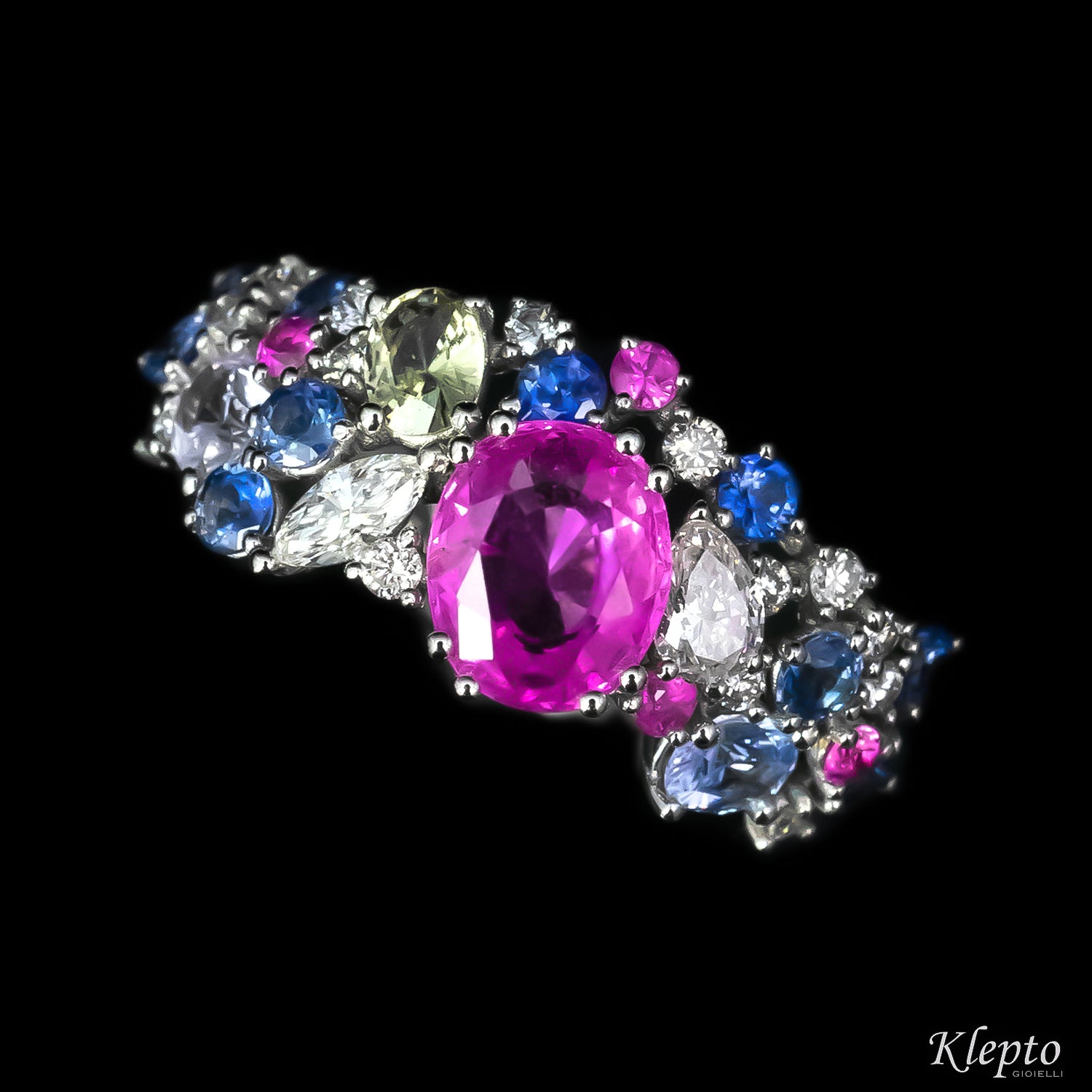 Classic ring in white gold with Sapphires and Diamonds