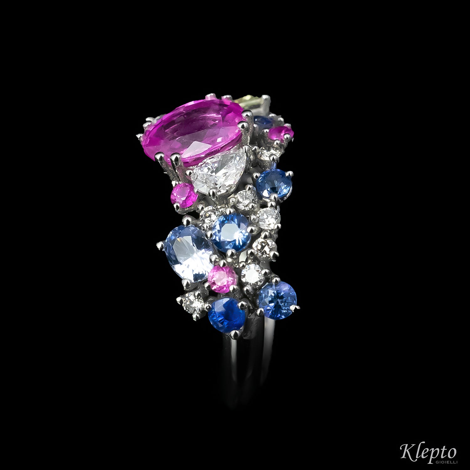 Classic ring in white gold with Sapphires and Diamonds