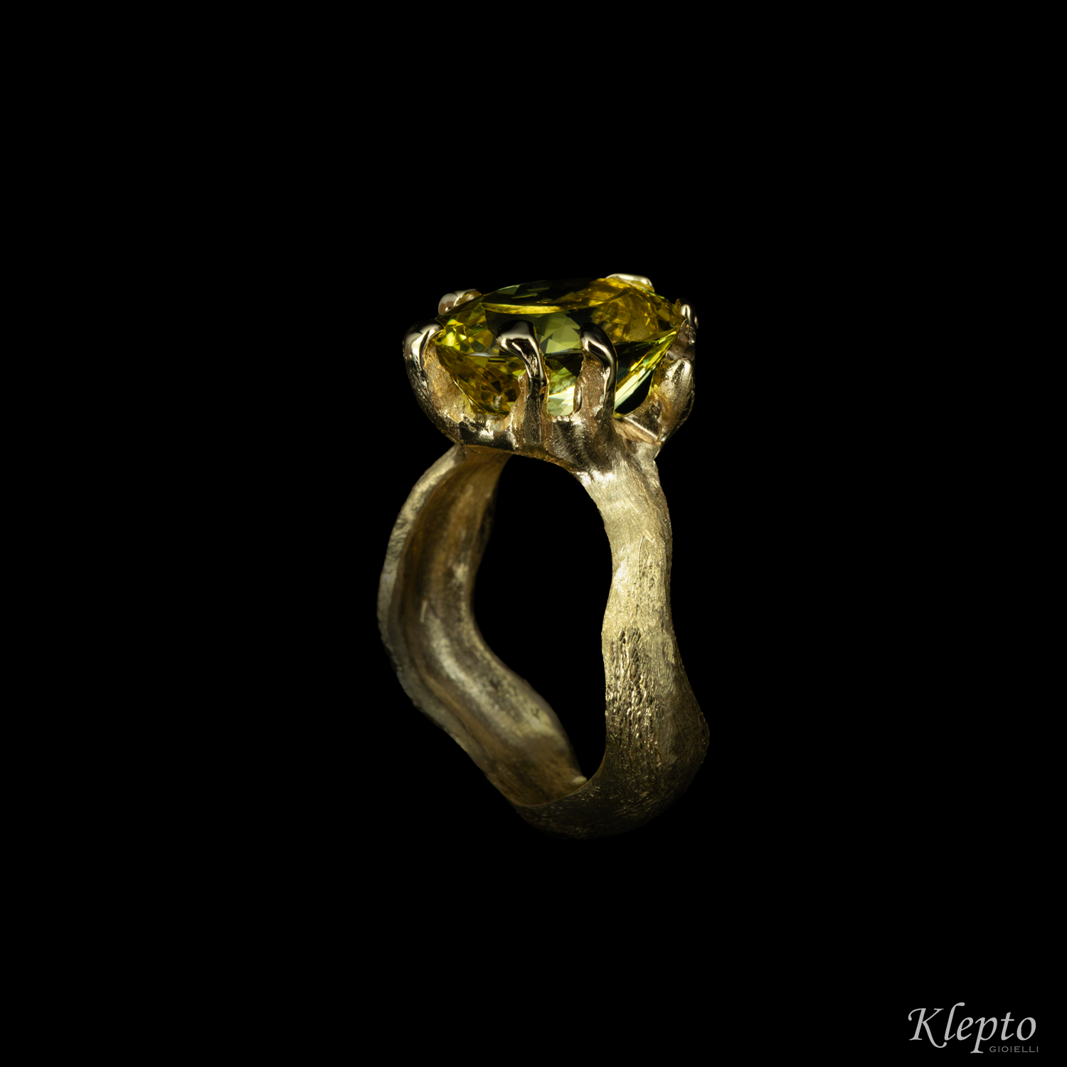 Yellow gold ring with Eliodoro
