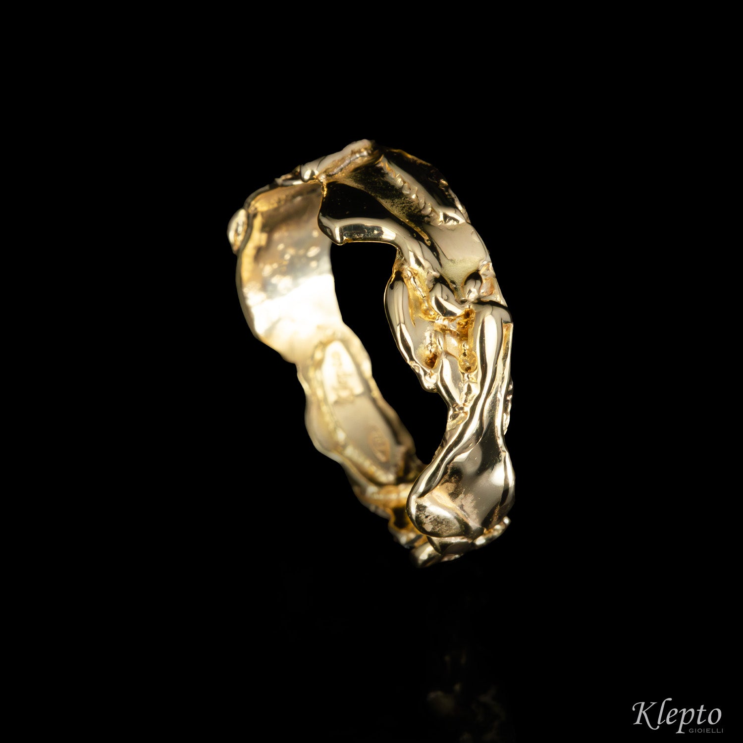 Flame-fused yellow gold ring