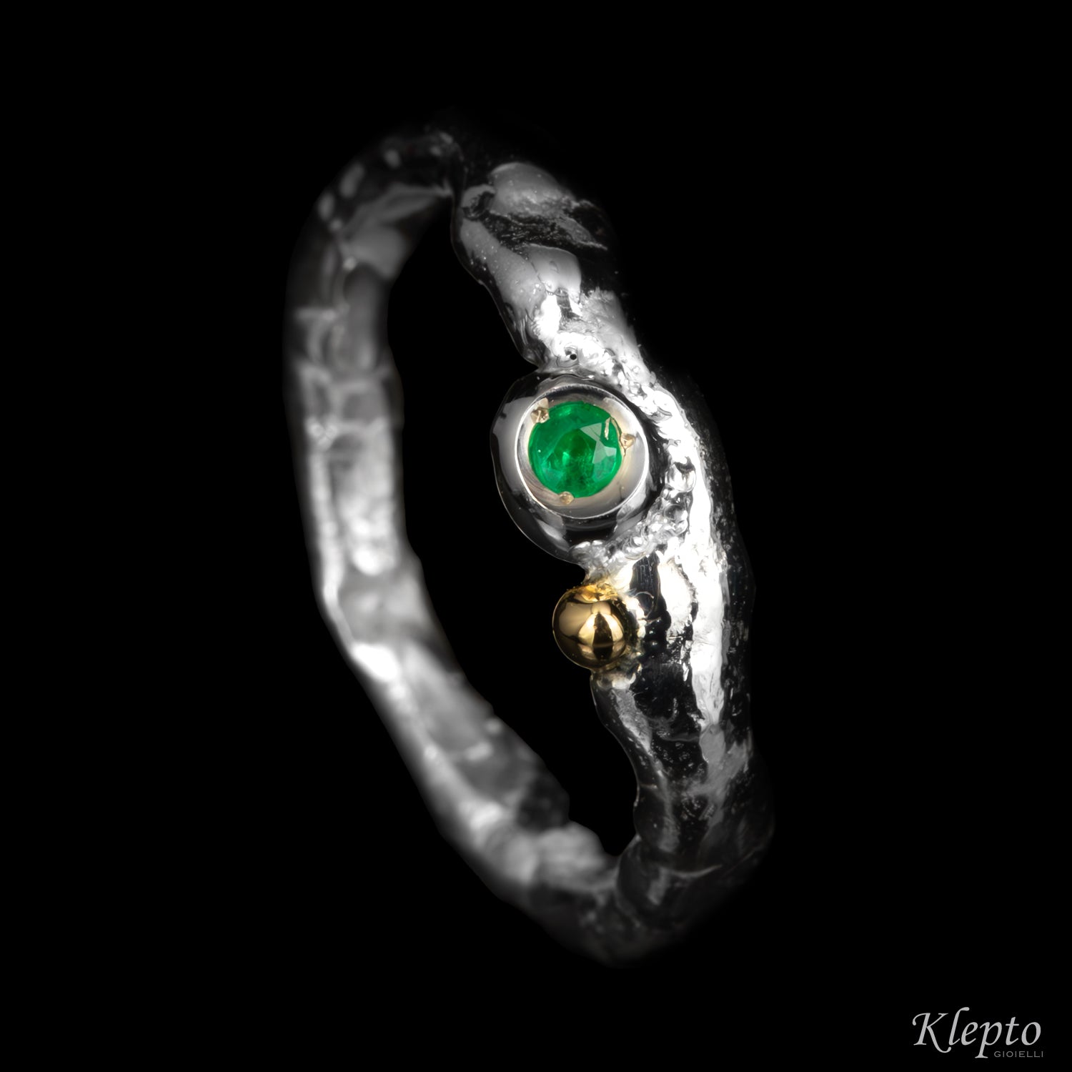 Silver Ring Silnova® with Emerald and Yellow Gold Details
