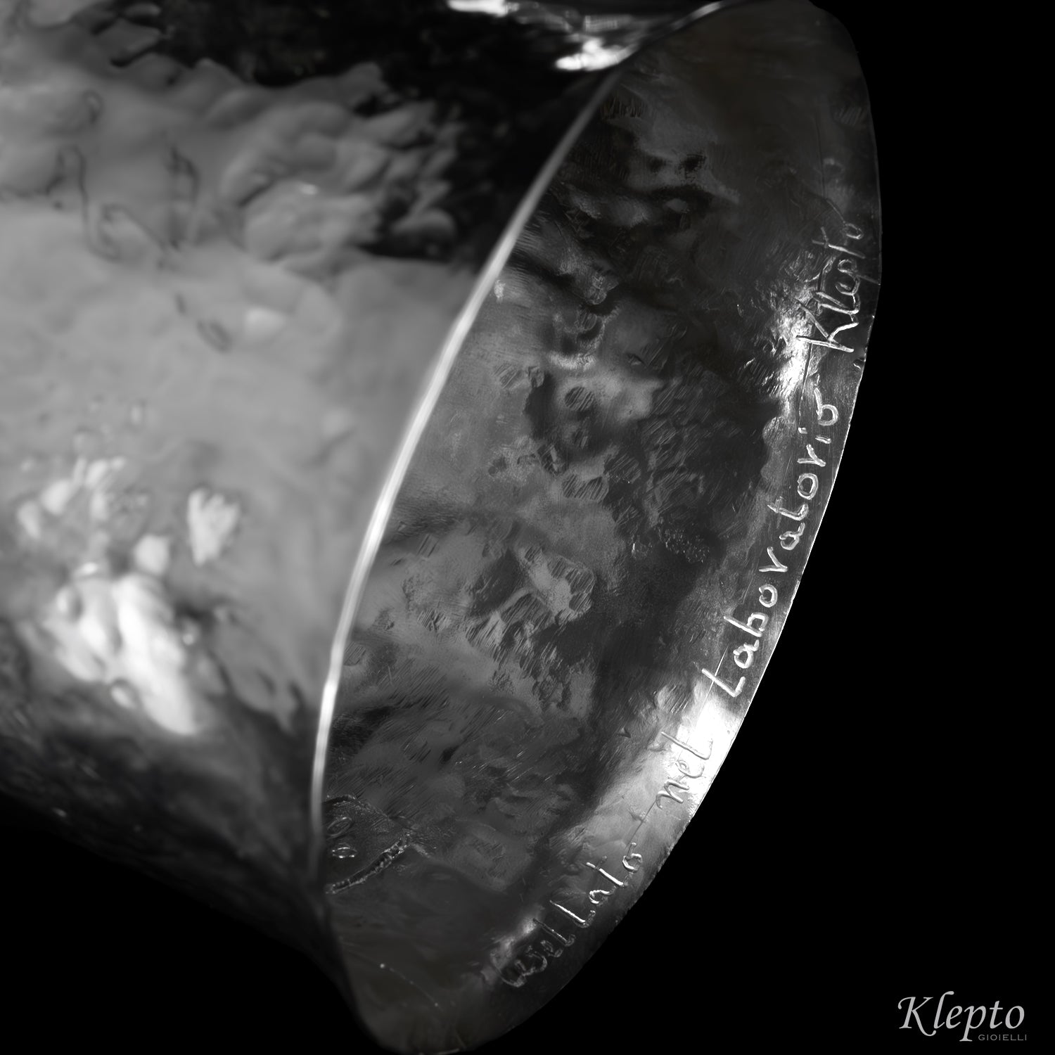 Medium rigid Silnova® silver bracelet