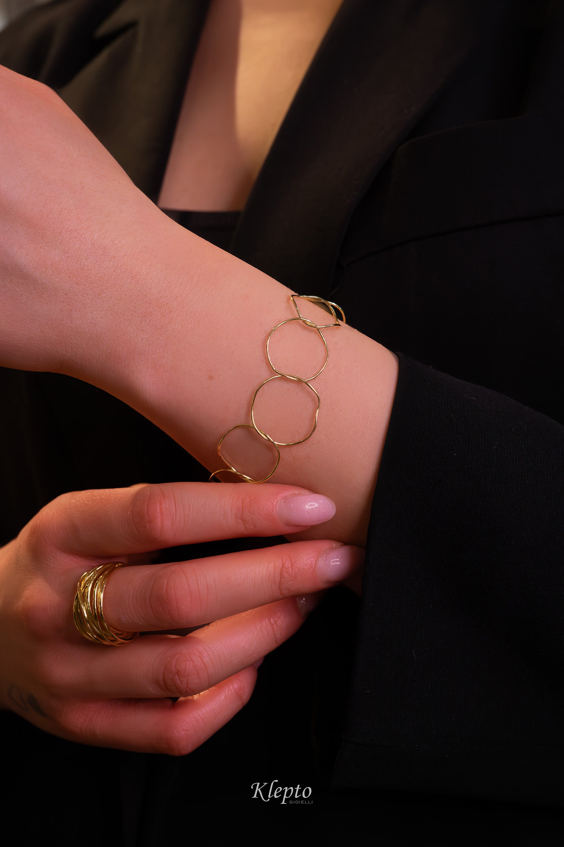 Yellow gold ring bracelet