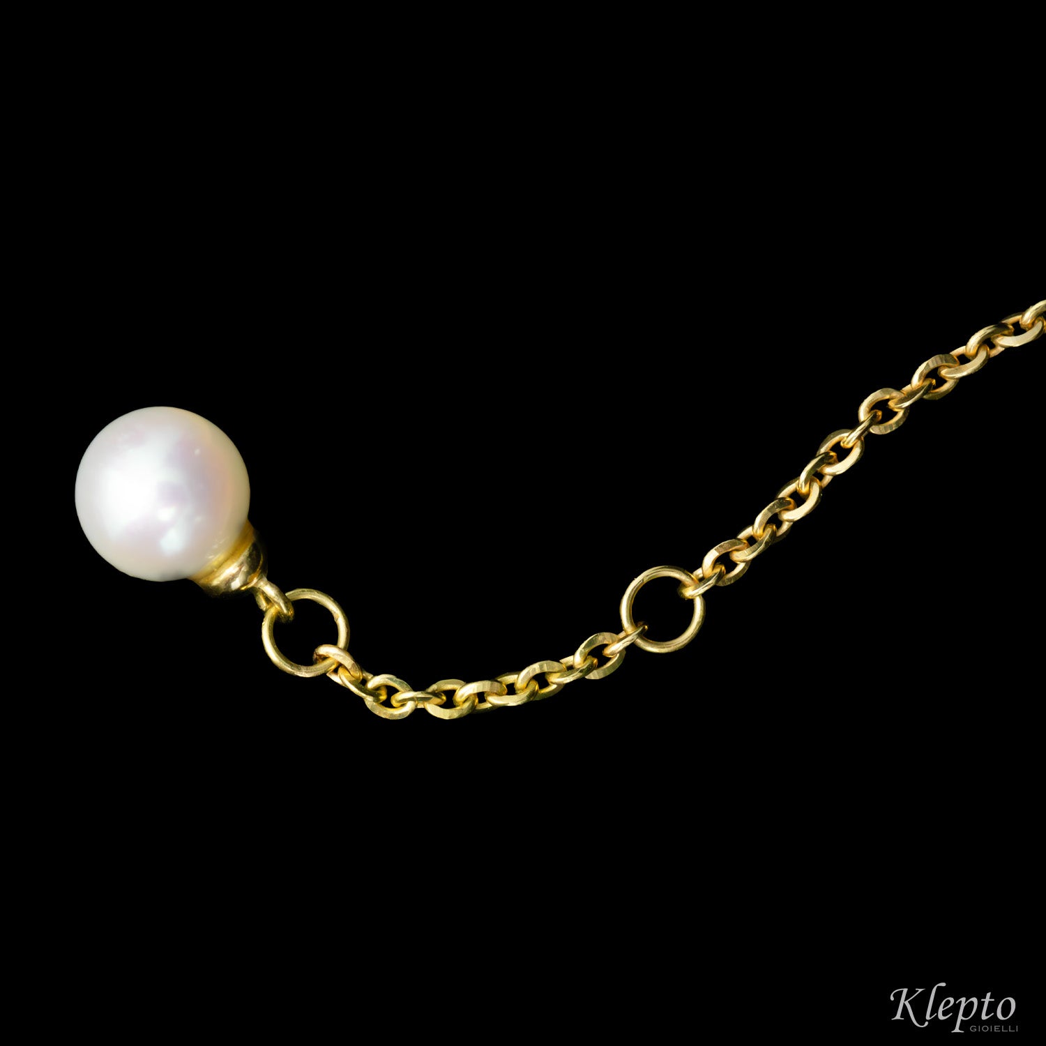 Yellow gold bracelet with Japanese pearl
