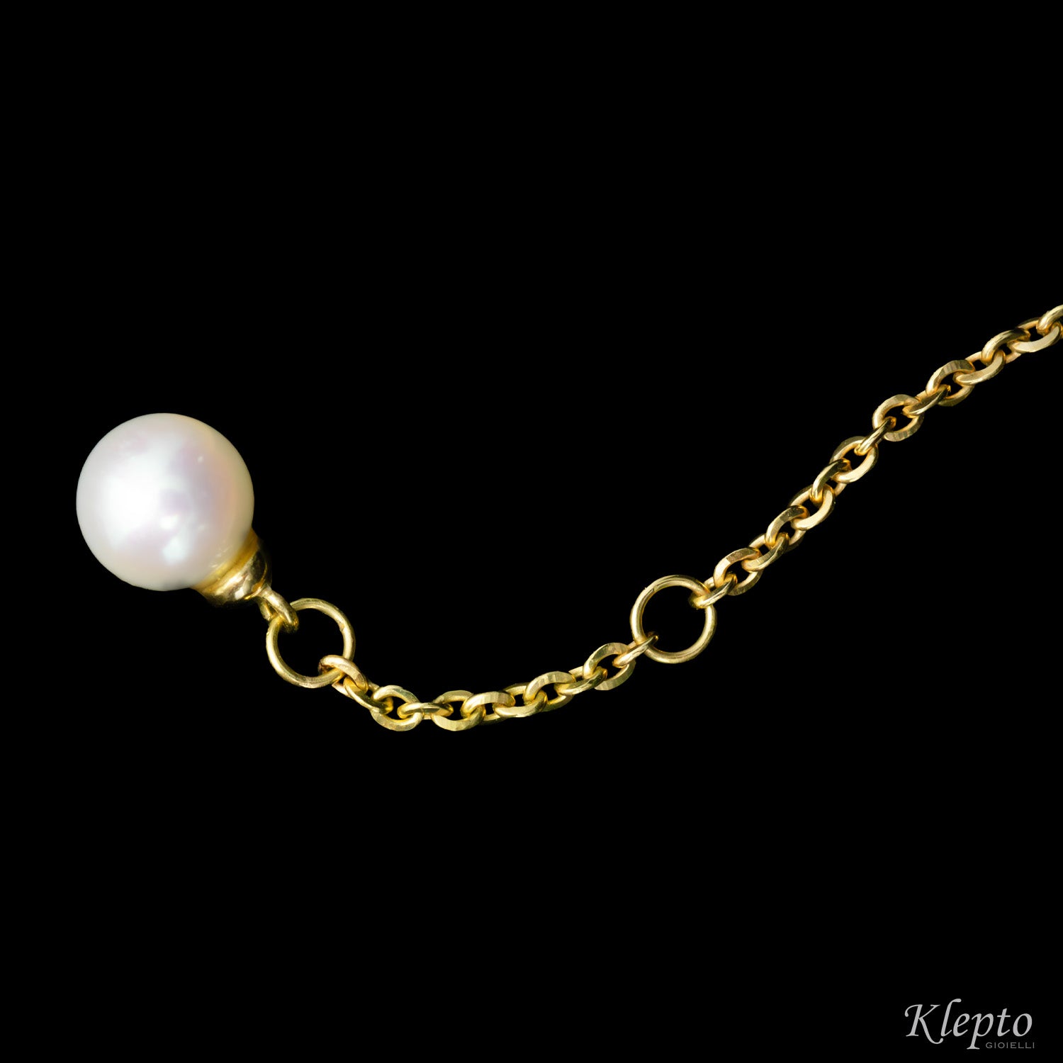 Yellow gold bracelet with Japanese pearl
