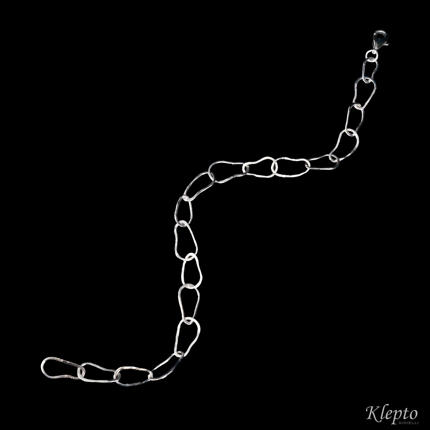 White gold bracelet with oval rings
