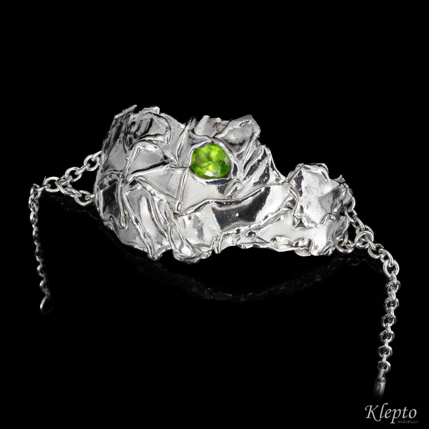 Bracelet in flame-fused Silnova® Silver with Peridot