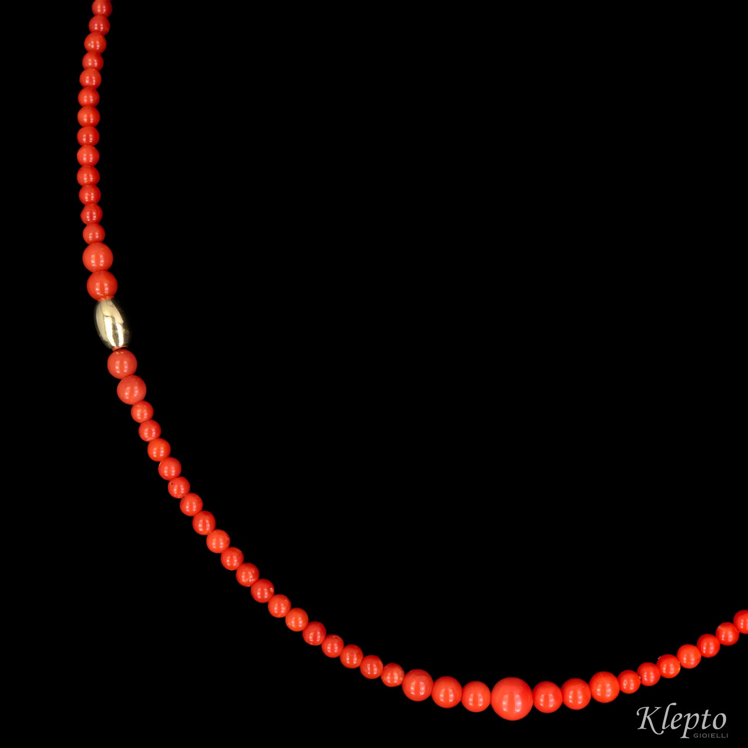 Short yellow gold necklace with Sardinian coral